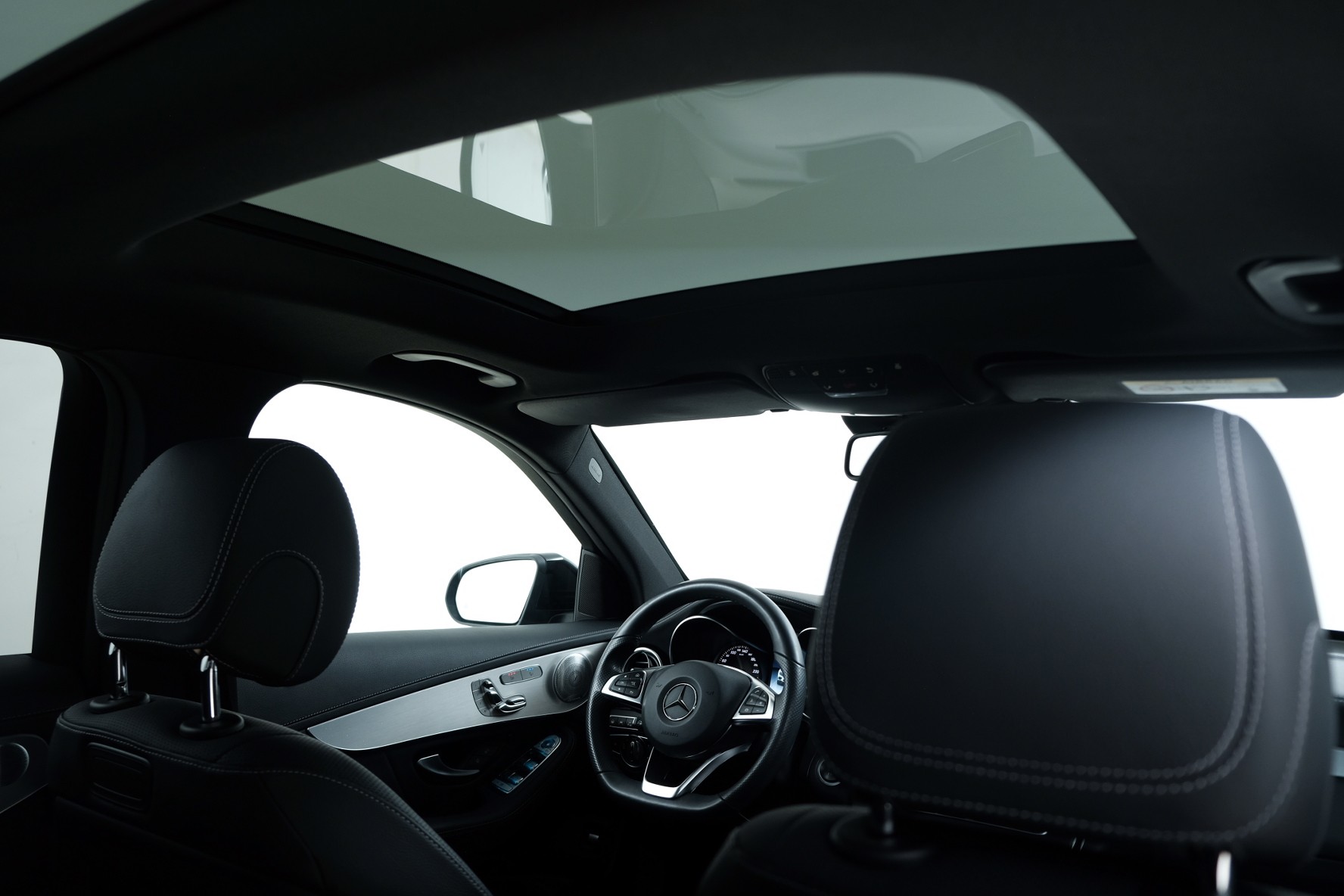 MERCEDES-BENZ GLC 250 AMG Line 4Matic 9G-Tronic-image-12