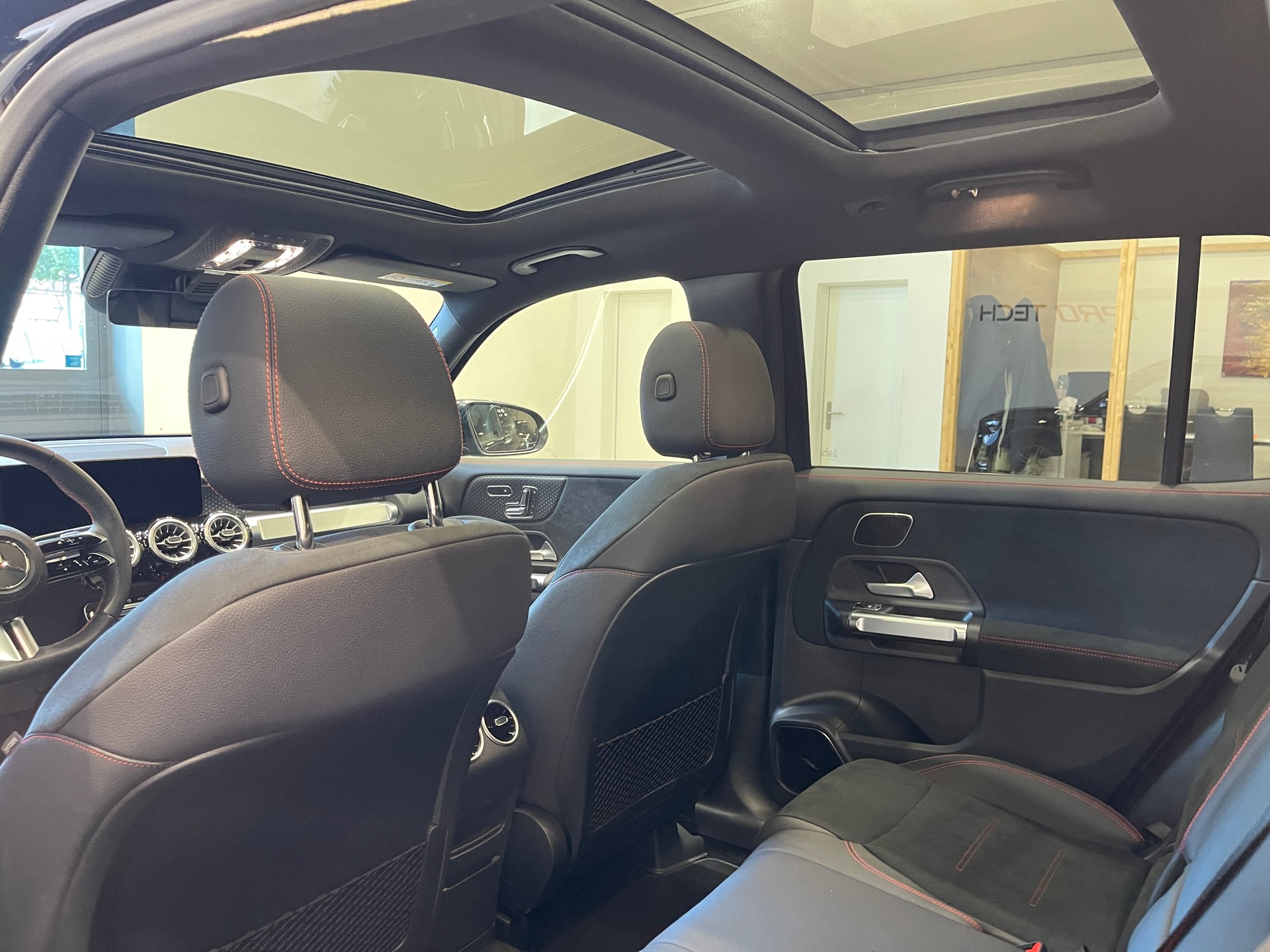 MERCEDES-BENZ GLB 200 d 8G-Tronic *AMG -LINE 7 PLATZ*-image-9
