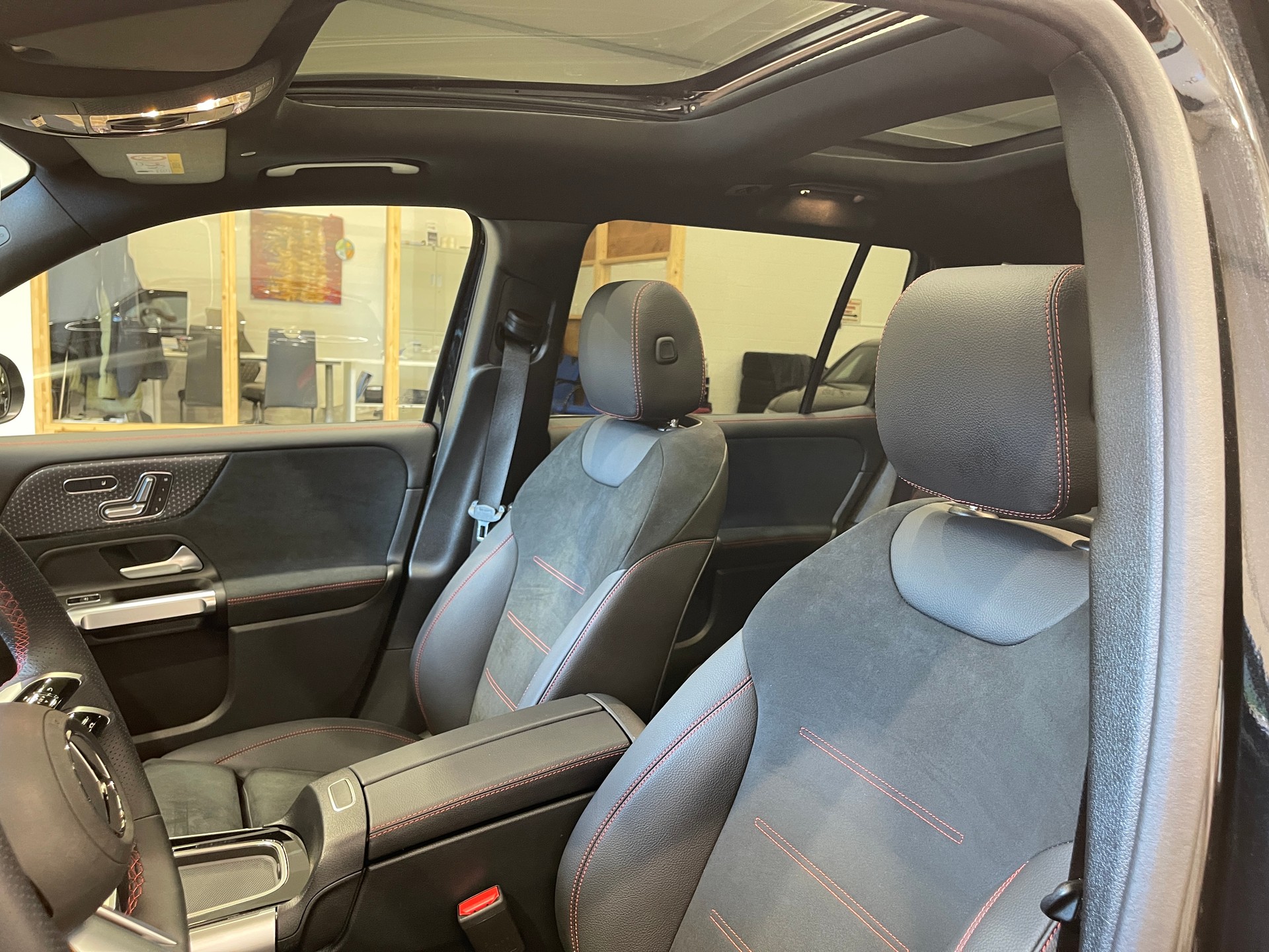 MERCEDES-BENZ GLB 200 d 8G-Tronic *AMG -LINE 7 PLATZ*-image-5
