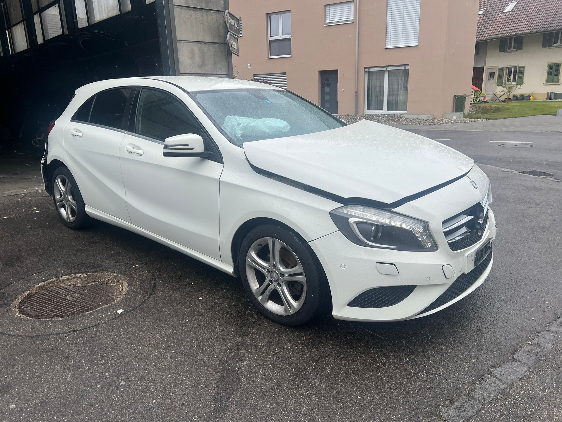 MERCEDES-BENZ A 180 Style 7G-DCT