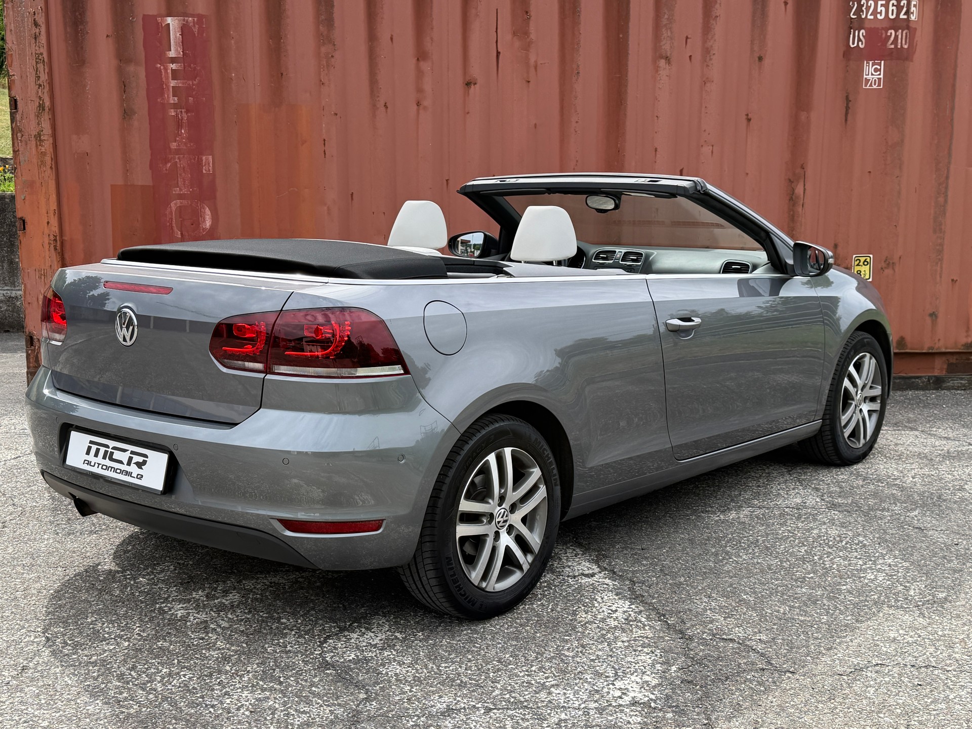 VW Golf VI Cabriolet 1.2 TSI BlueMT-showroom-element-1