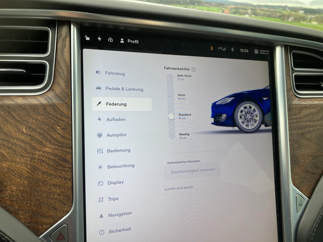 TESLA Model S 75 D-image-13