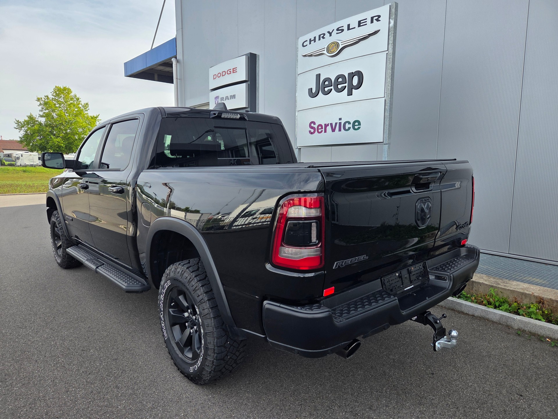 DODGE Ram 1500 5.7 V8 4x4 Rebel 396PS / 3.5T AHK-showroom-element-2