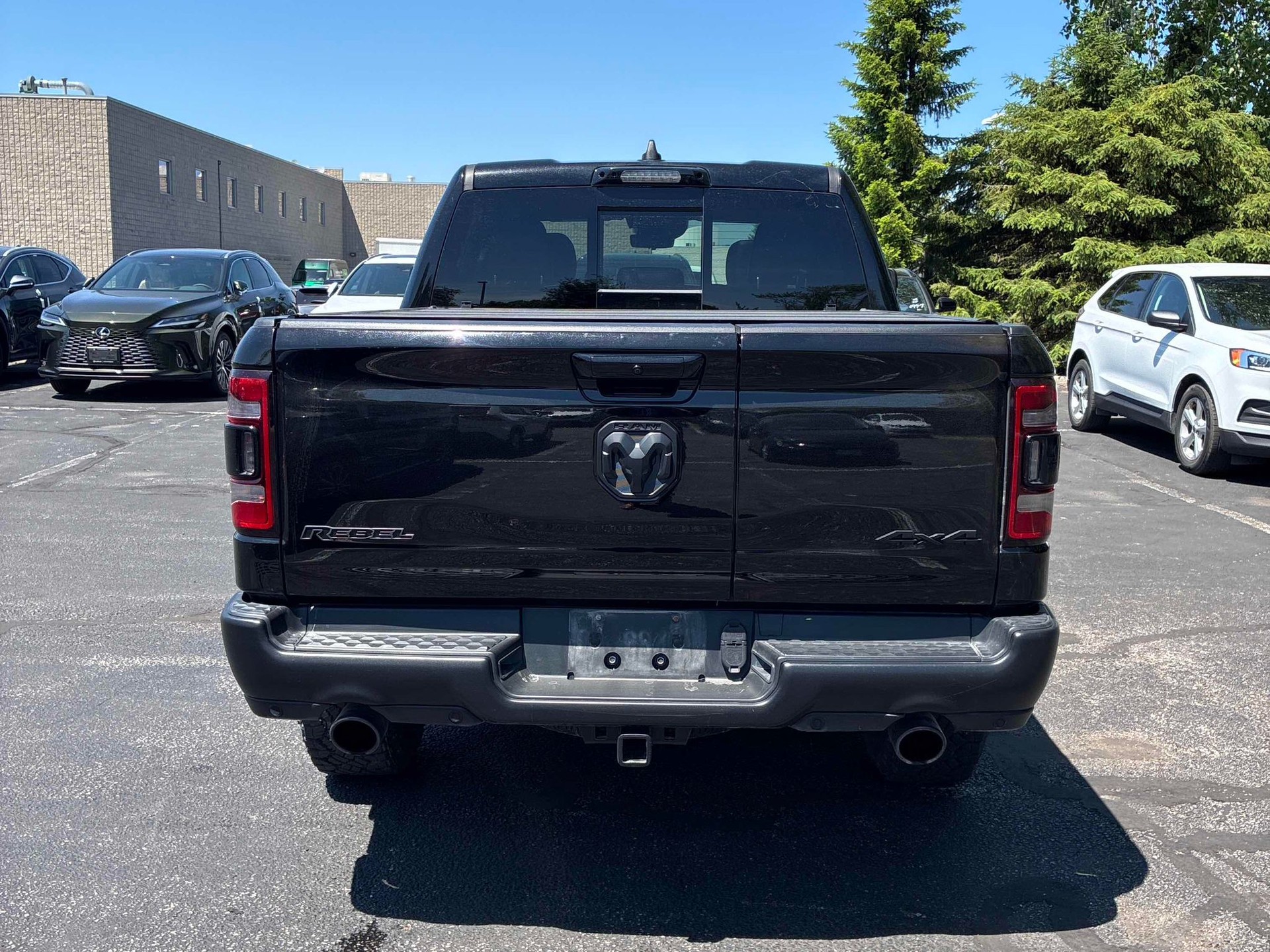 DODGE Ram 1500 5.7 V8 4x4 Rebel 396PS / 3.5T AHK-showroom-element-2