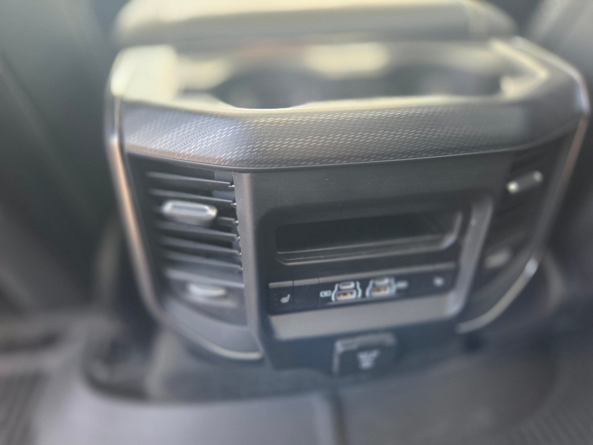 DODGE Ram 1500 5.7 V8 4x4 Rebel 396PS / 3.5T AHK-image-9