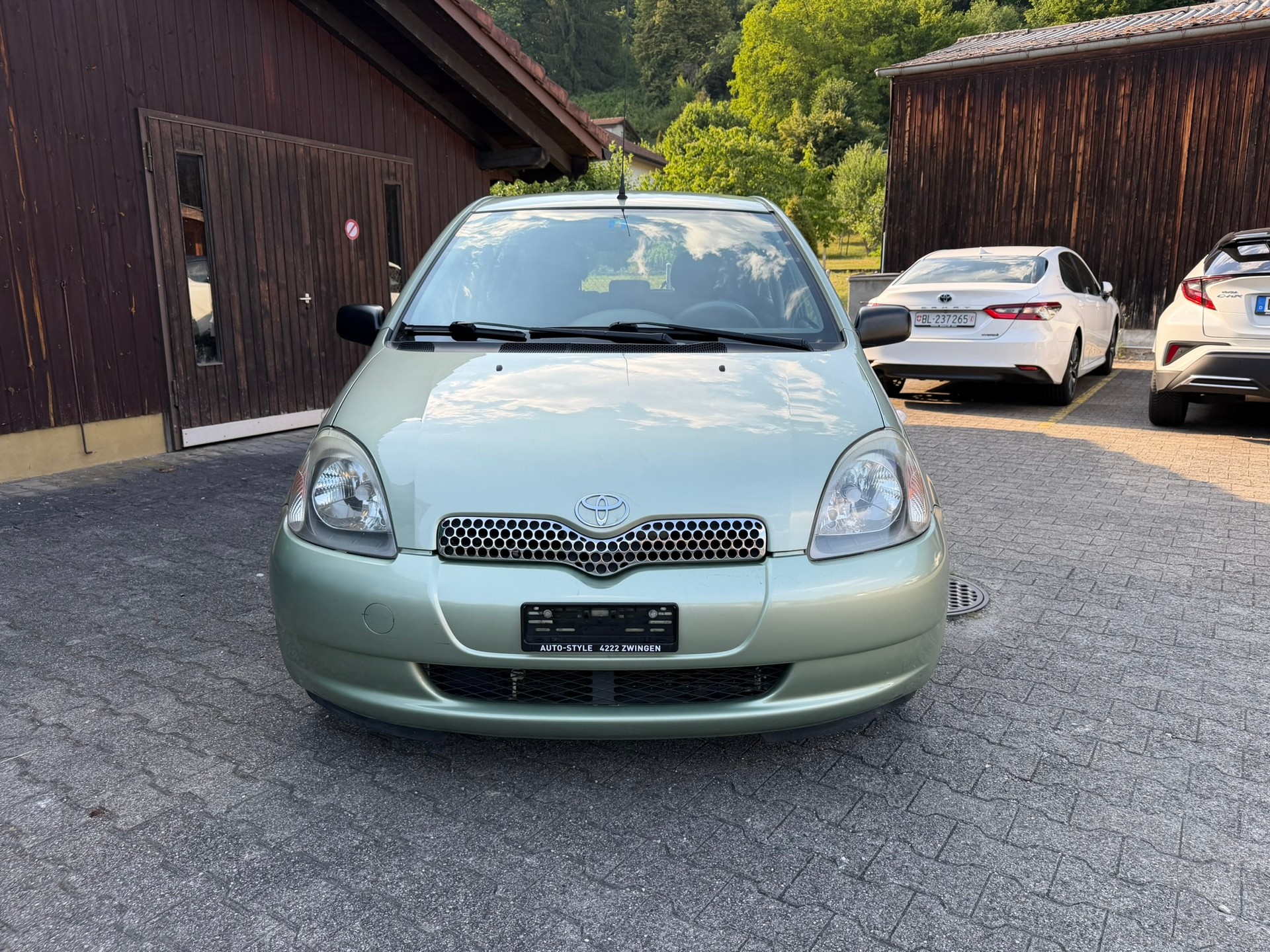 TOYOTA Yaris 1.3 Linea Sol-image-1