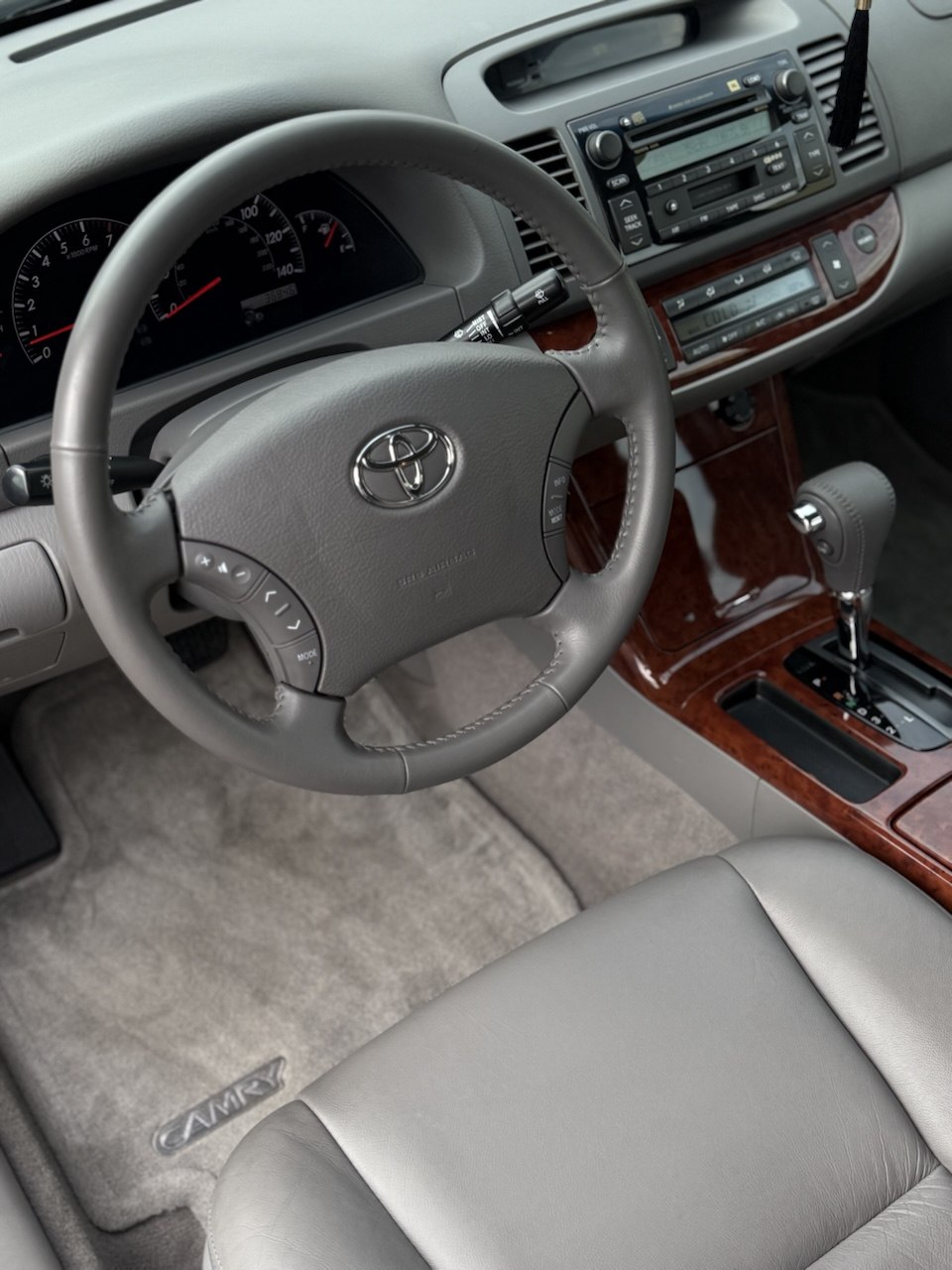 TOYOTA XLE V6 3.0-image-3