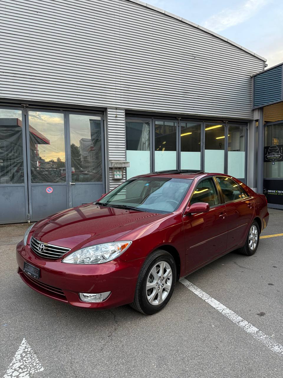 TOYOTA XLE V6 3.0
