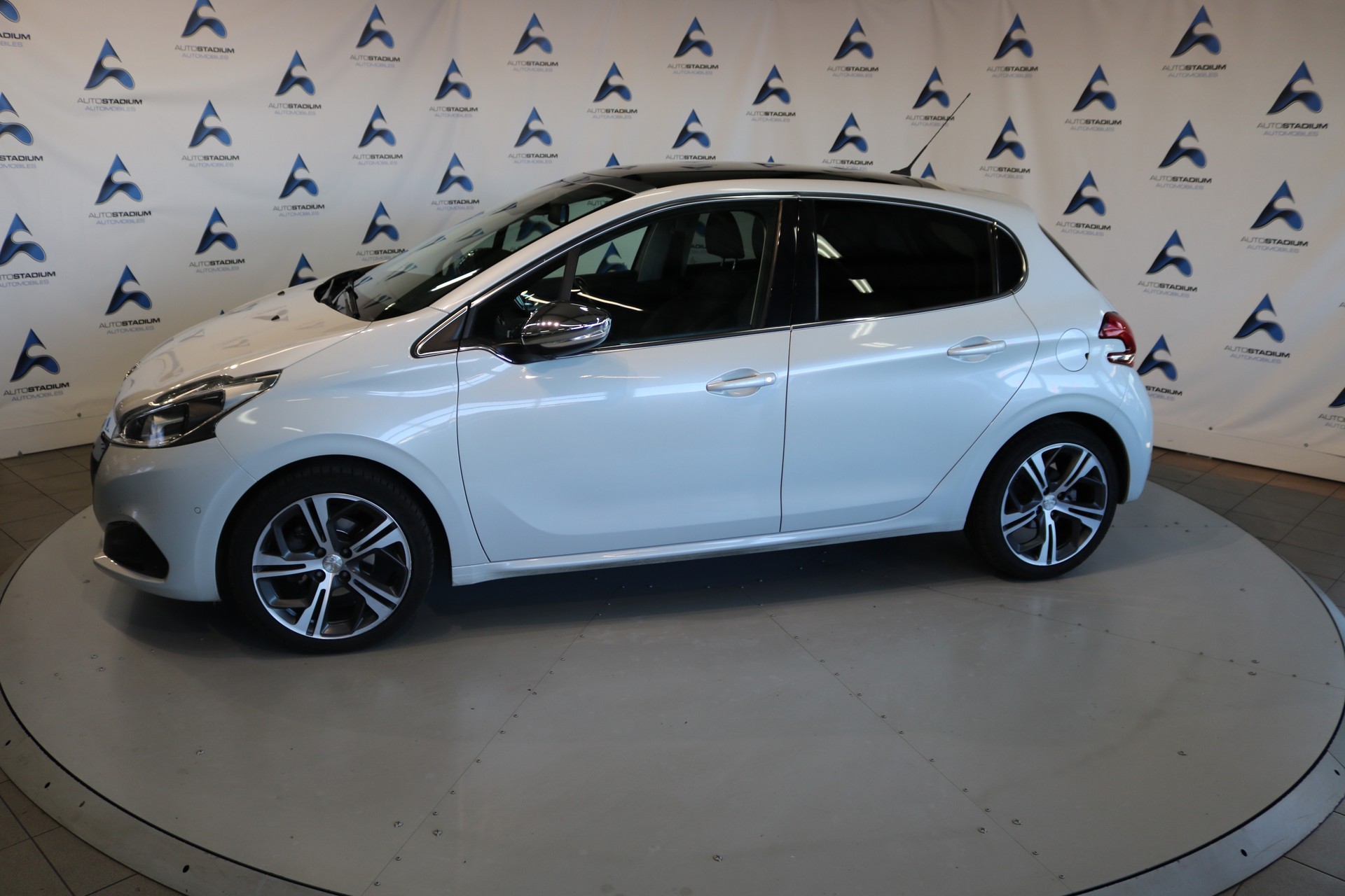 PEUGEOT 208 Allure EAT6-image-21