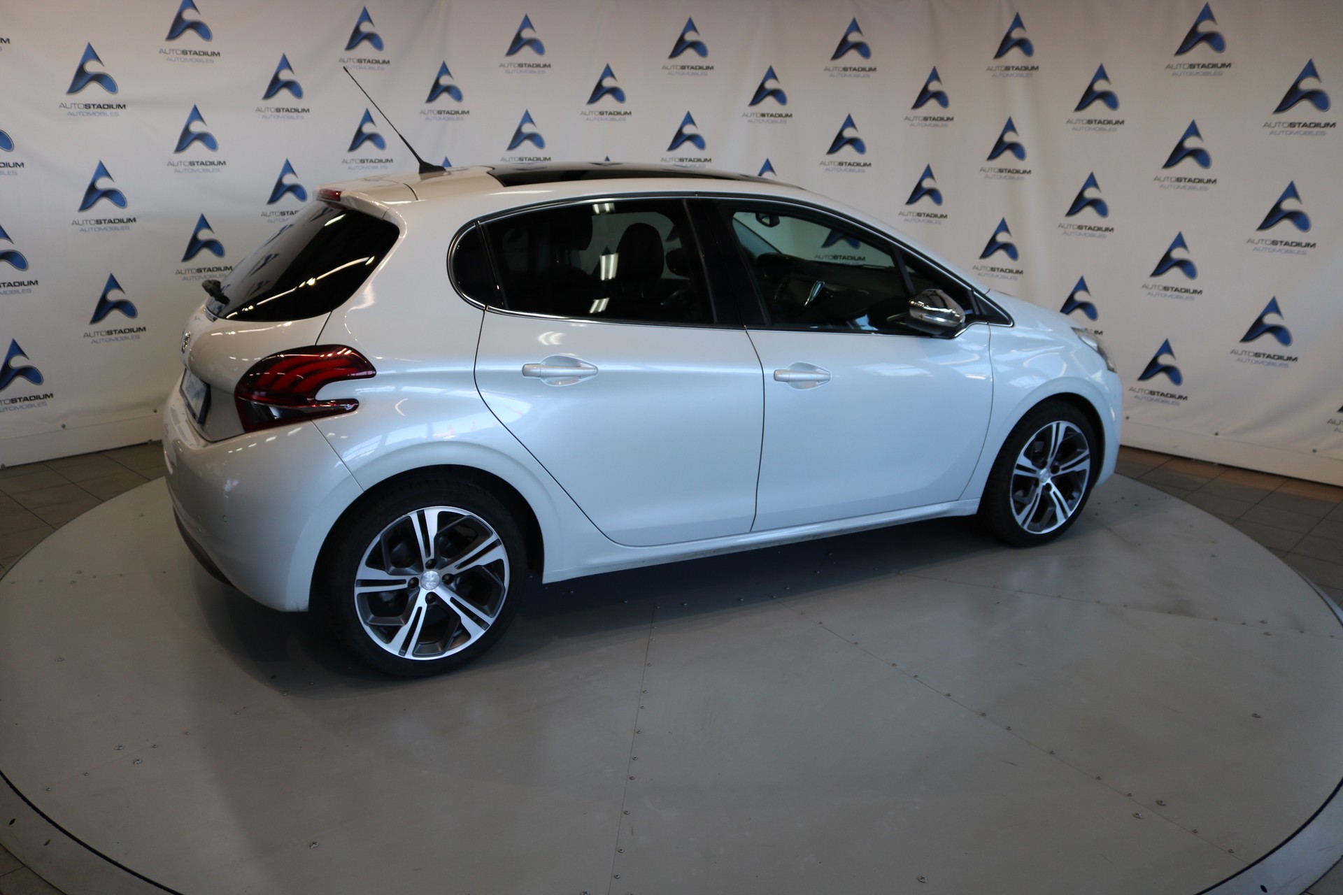 PEUGEOT 208 Allure EAT6-image-33