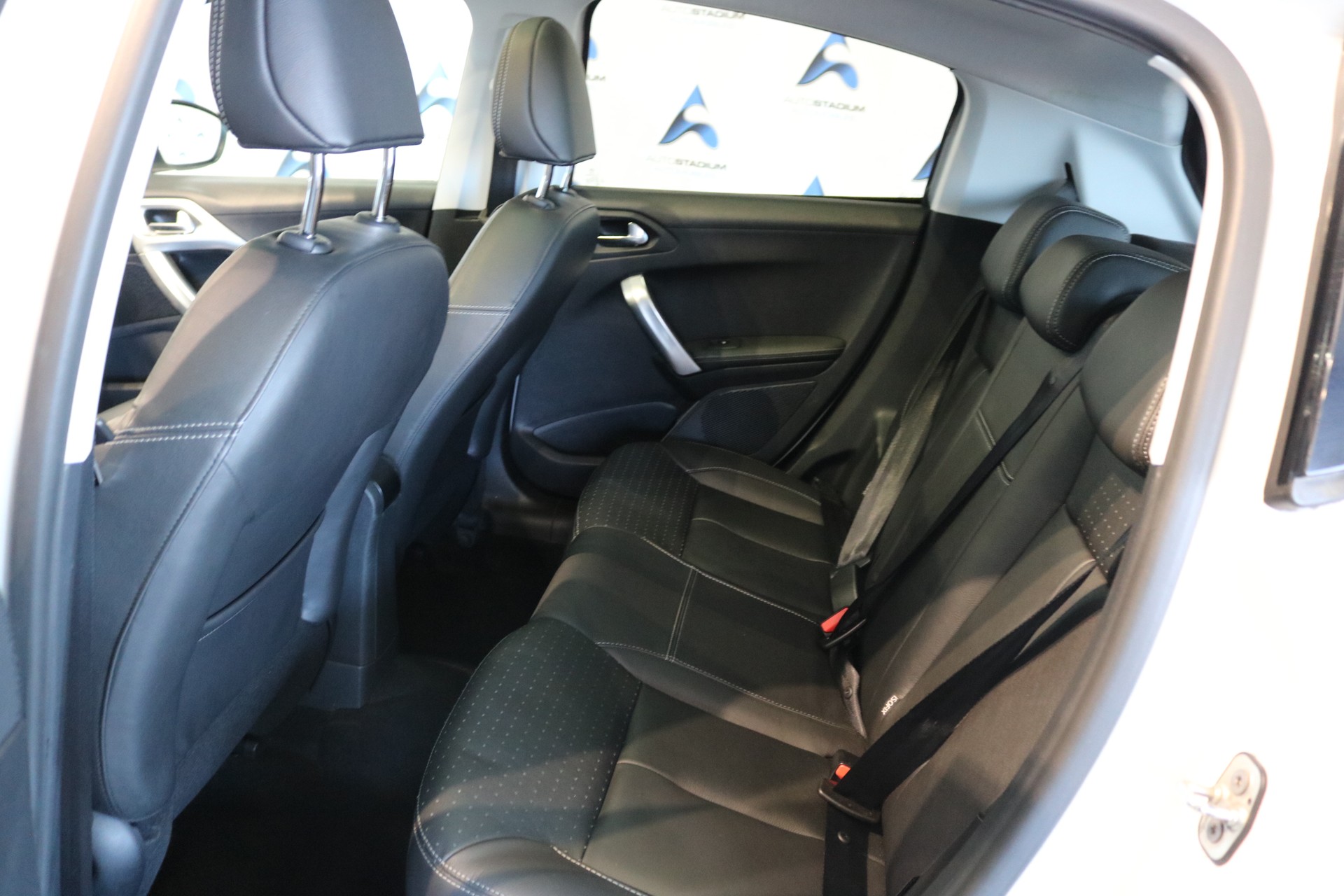 PEUGEOT 208 Allure EAT6-image-4