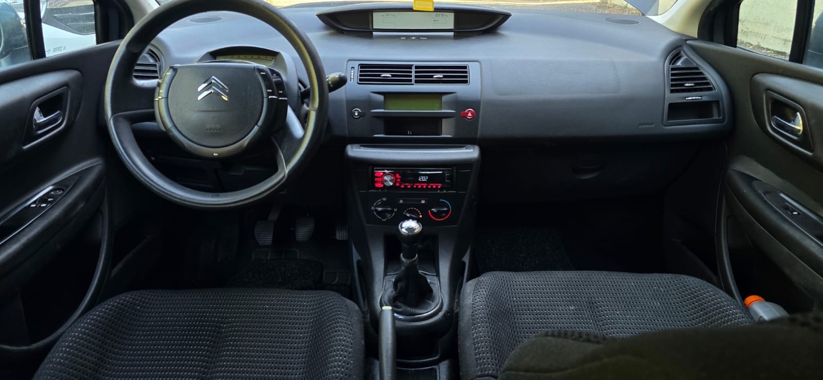 CITROEN C4 Berline 1.4i 16V X-image-7