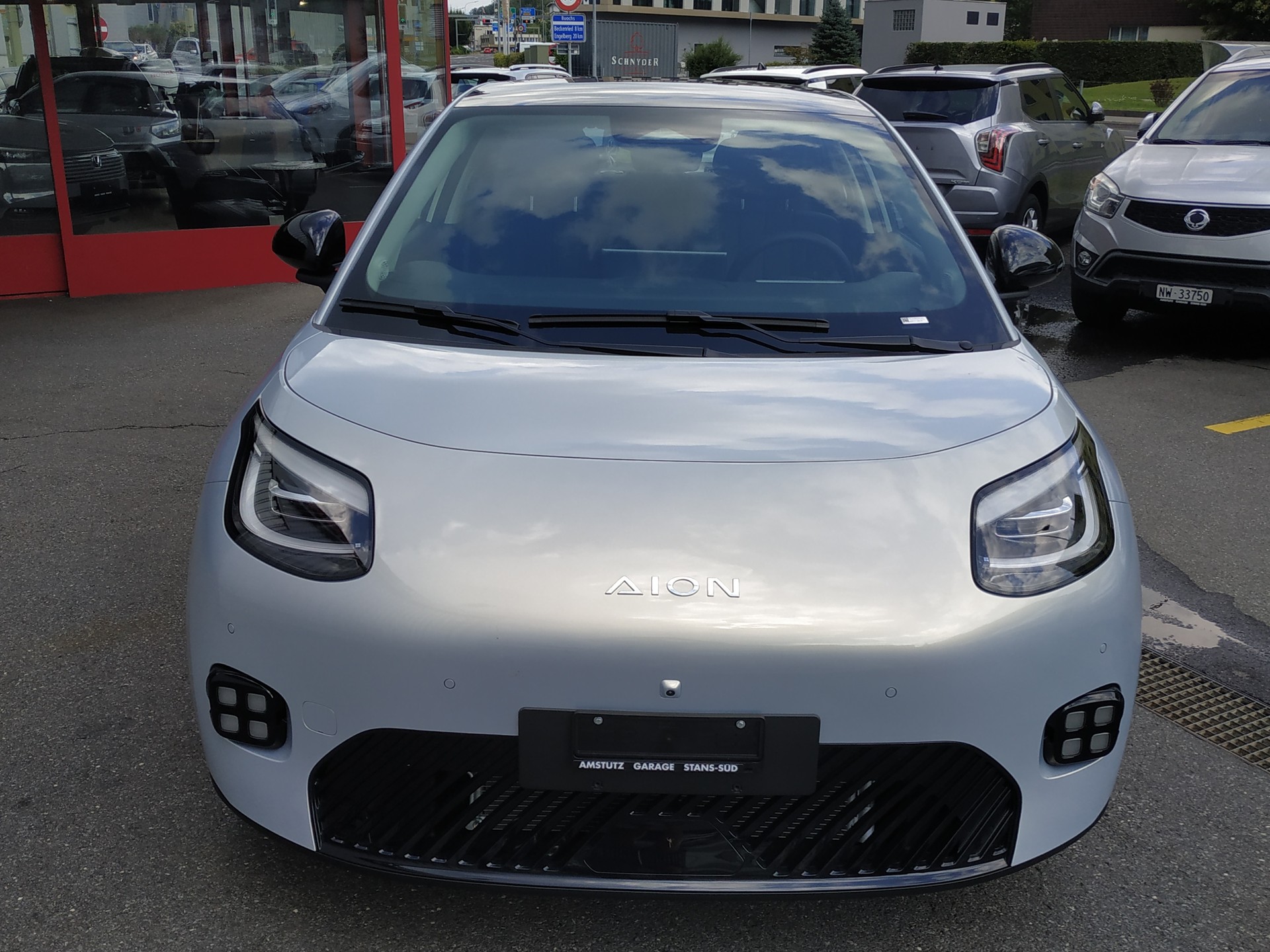 GAC AION UT-showroom-element-3