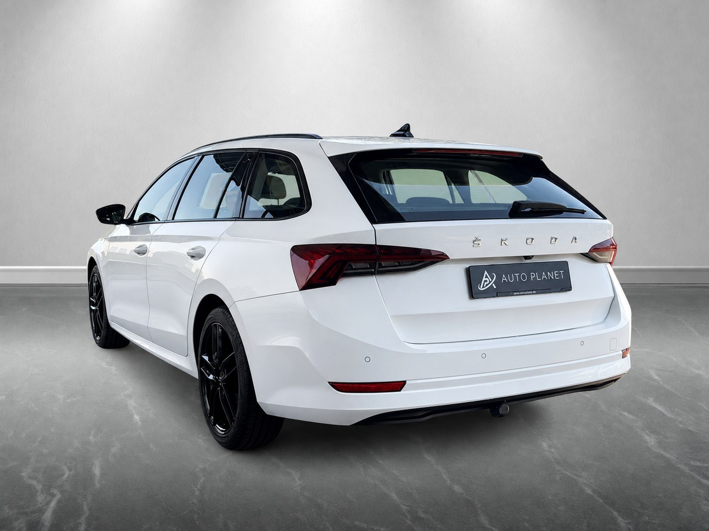 SKODA Octavia Combi 2.0 TDI DSG Style 4x4-showroom-element-2