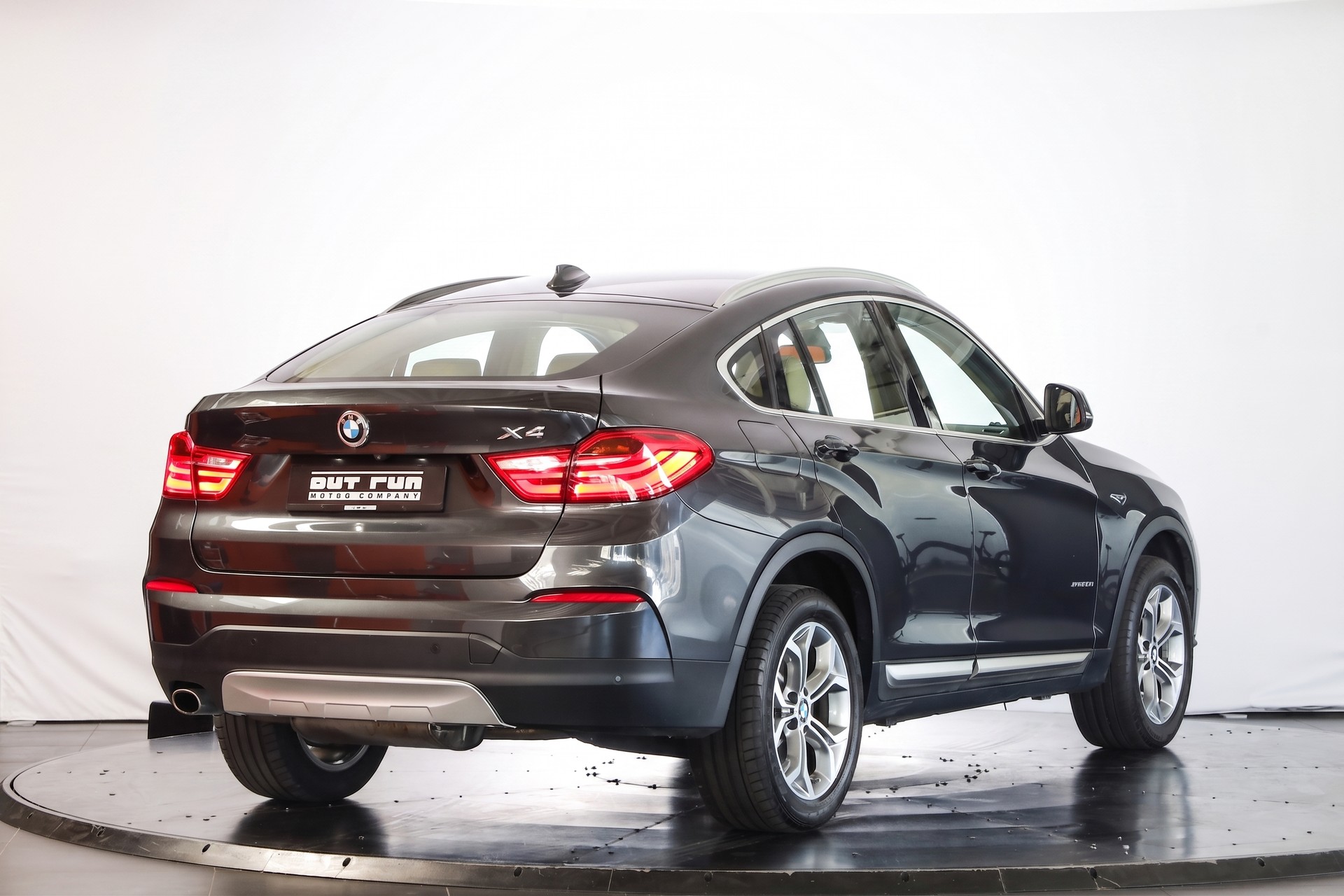 BMW X4 xDrive 20d xLine Steptronic-showroom-element-3
