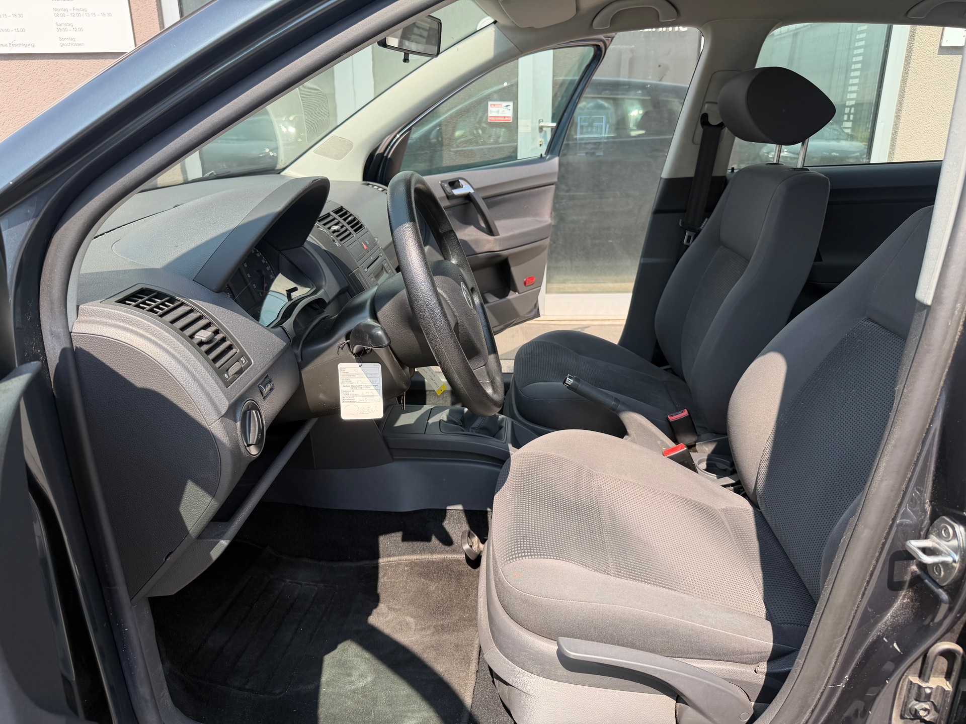 VW Polo 1.4 16V Trendline-image-7