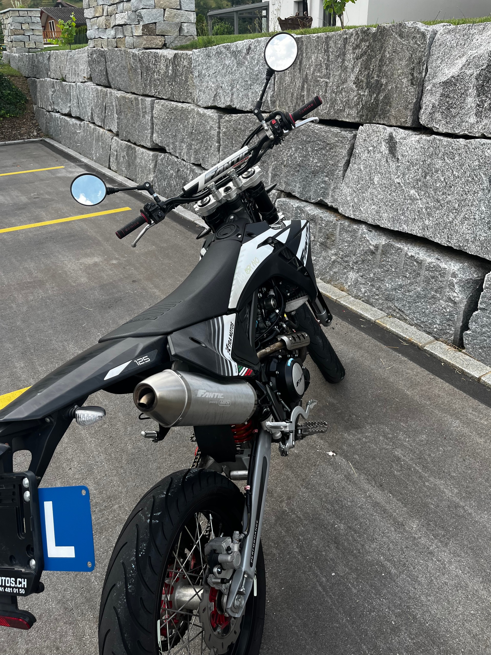 FANTIC XMF 125 Motard-image-3
