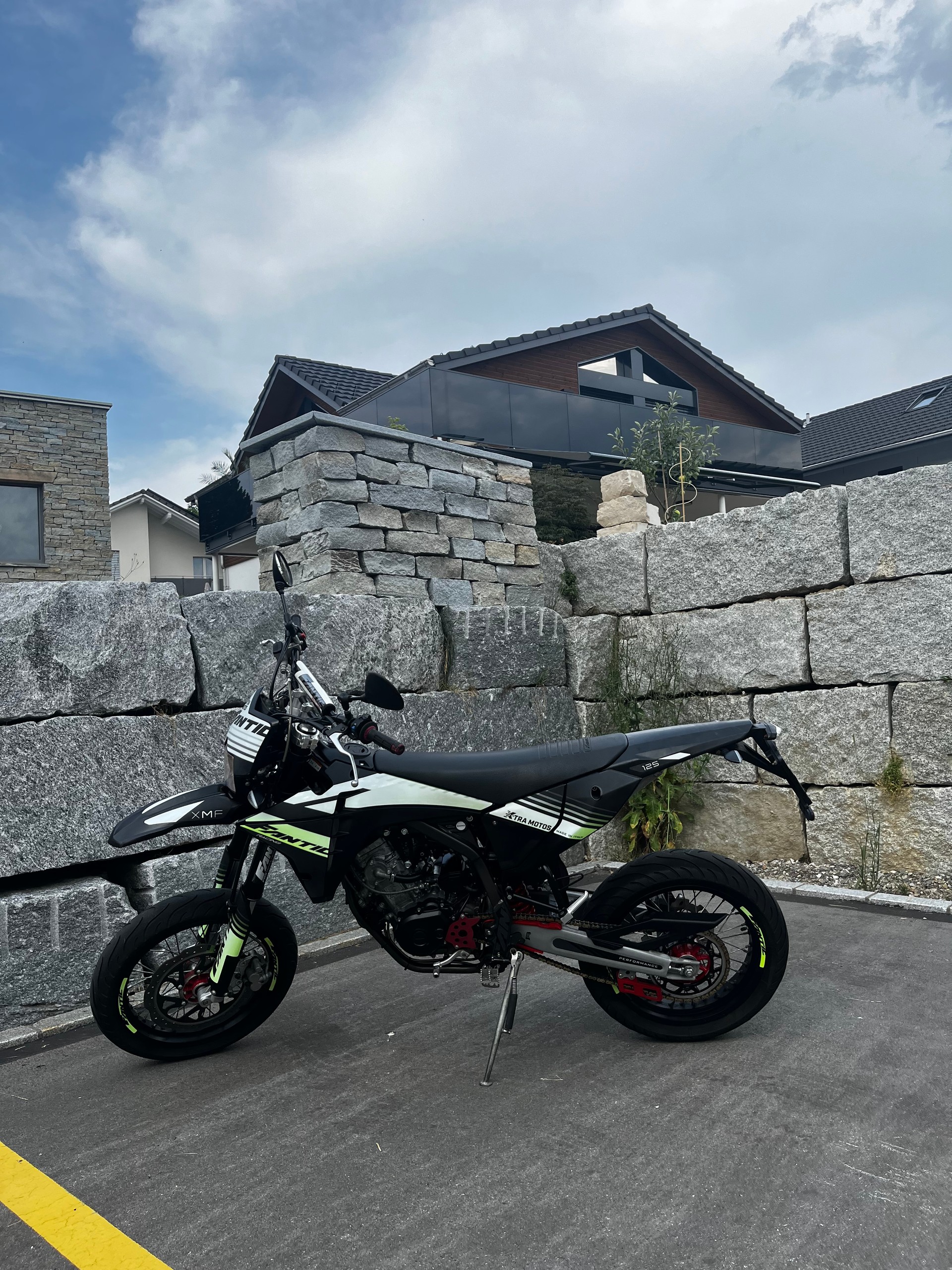 FANTIC XMF 125 Motard-image-0