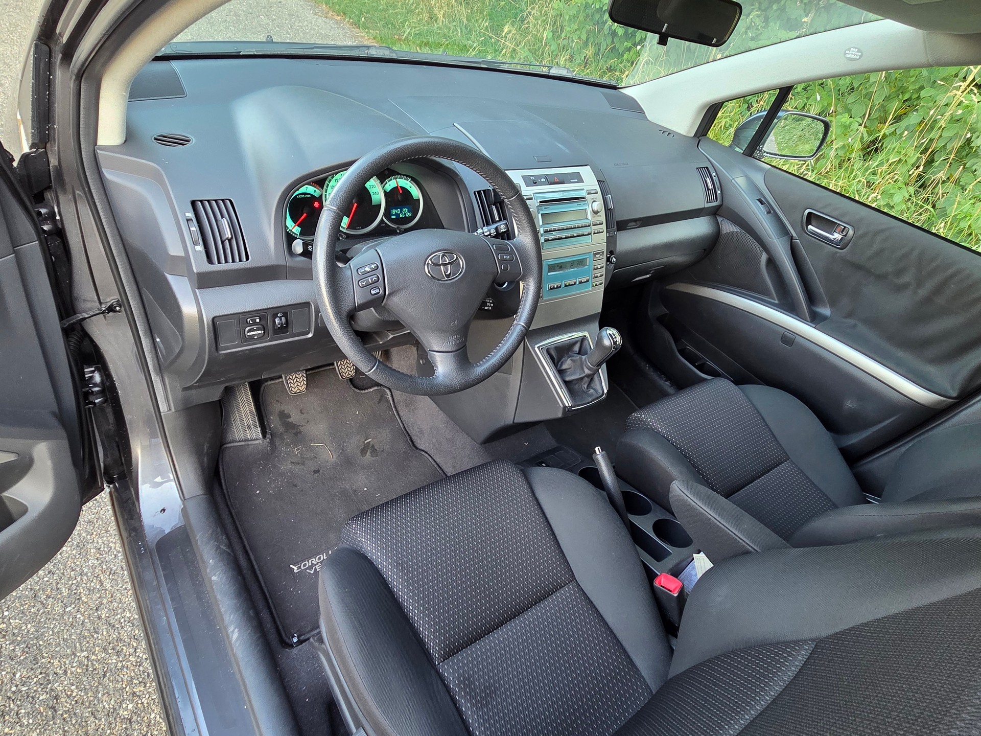 TOYOTA Corolla Verso 1.8 Linea Sol-image-8