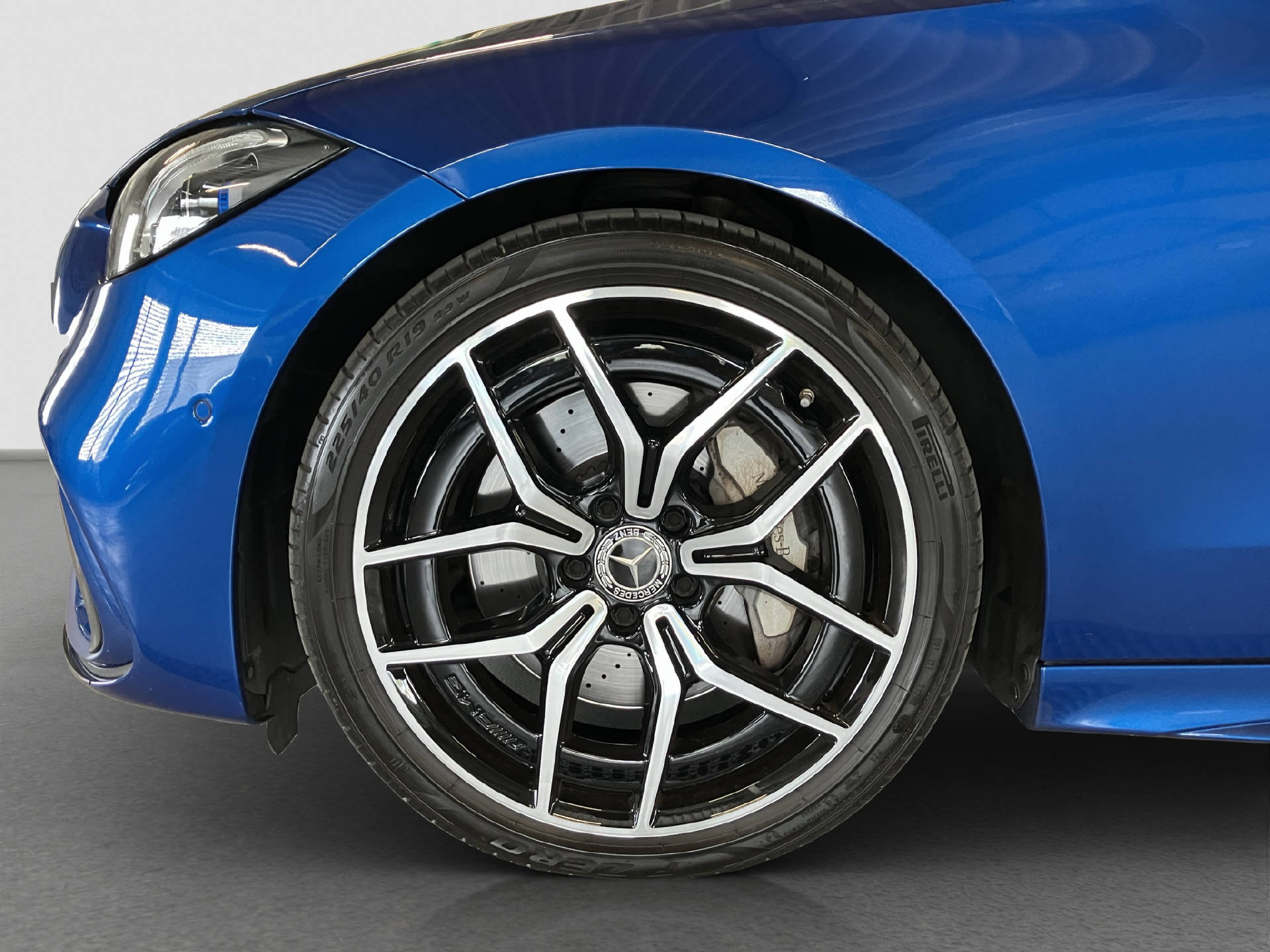 MERCEDES-BENZ C 300 AMG Line 4MATIC Kombi-image-5