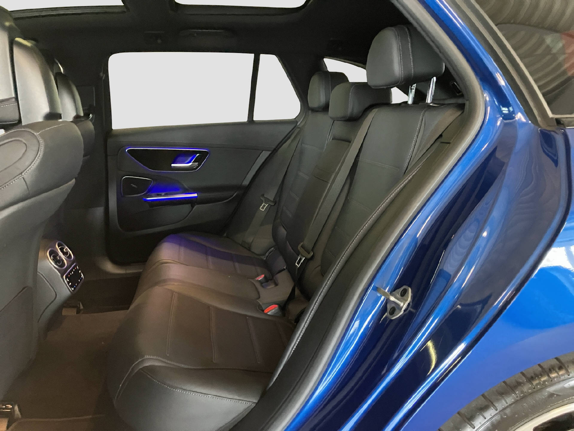 MERCEDES-BENZ C 300 AMG Line 4MATIC Kombi-image-12