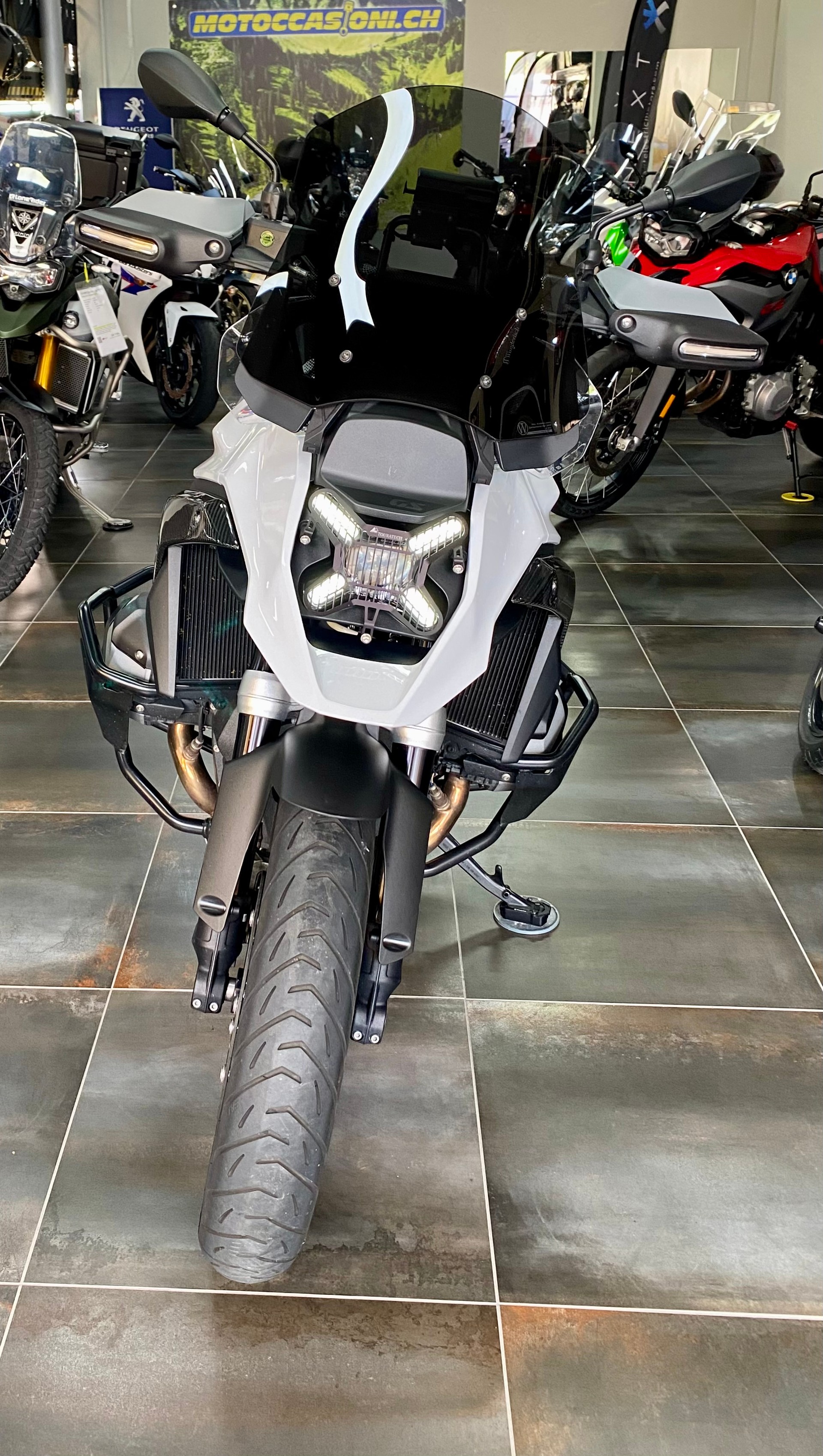 BMW R 1300 GS-image-2