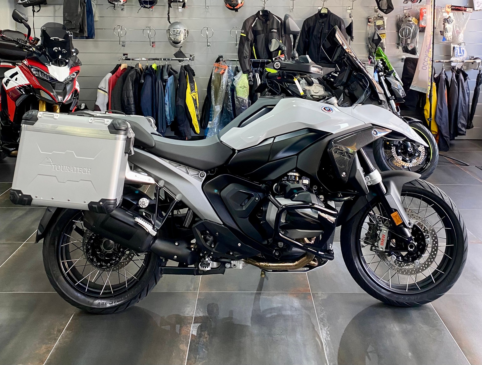 BMW R 1300 GS-image-0