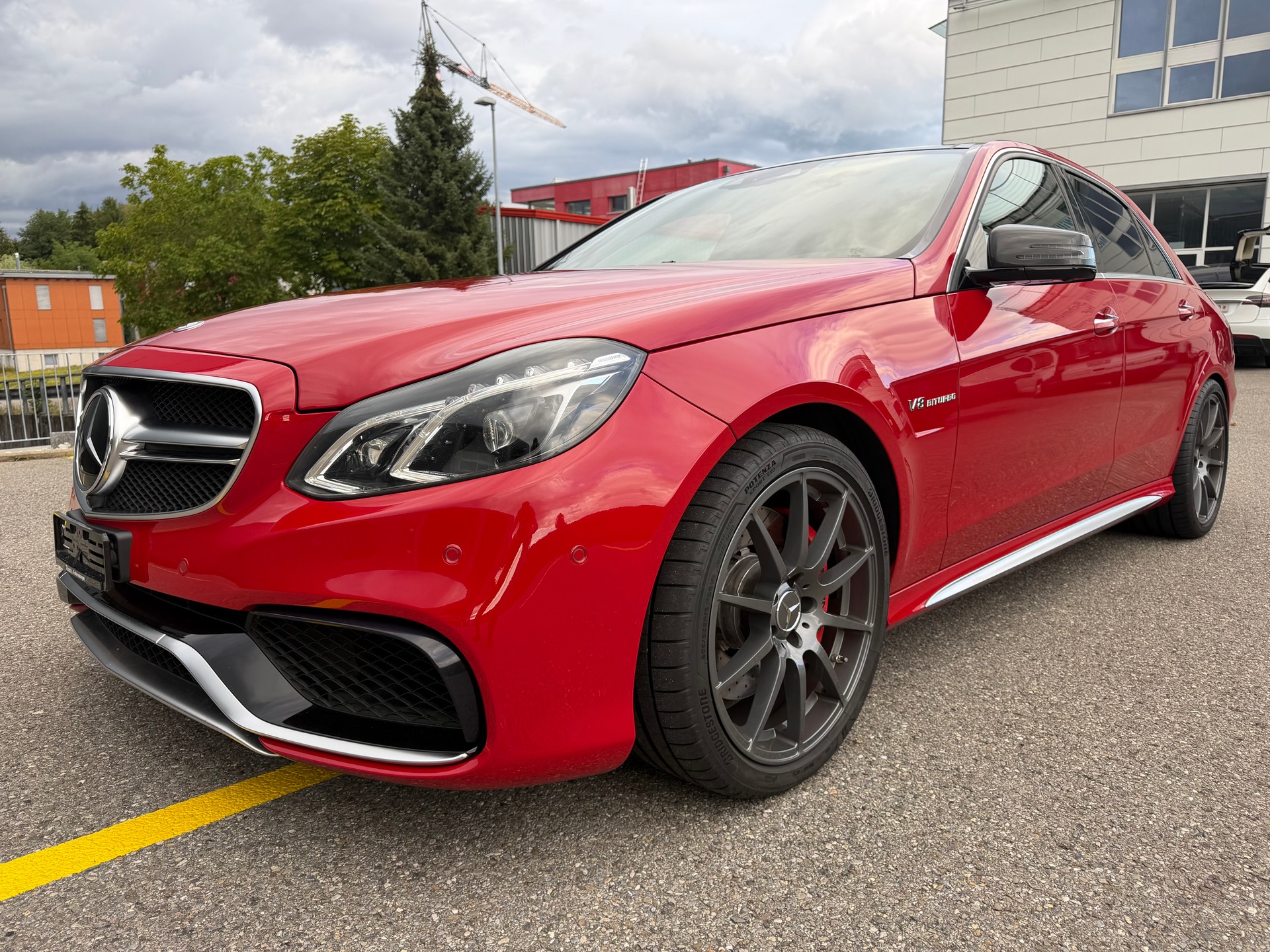 MERCEDES-BENZ E 63 AMG S 4Matic Speedshift-showroom-element-1