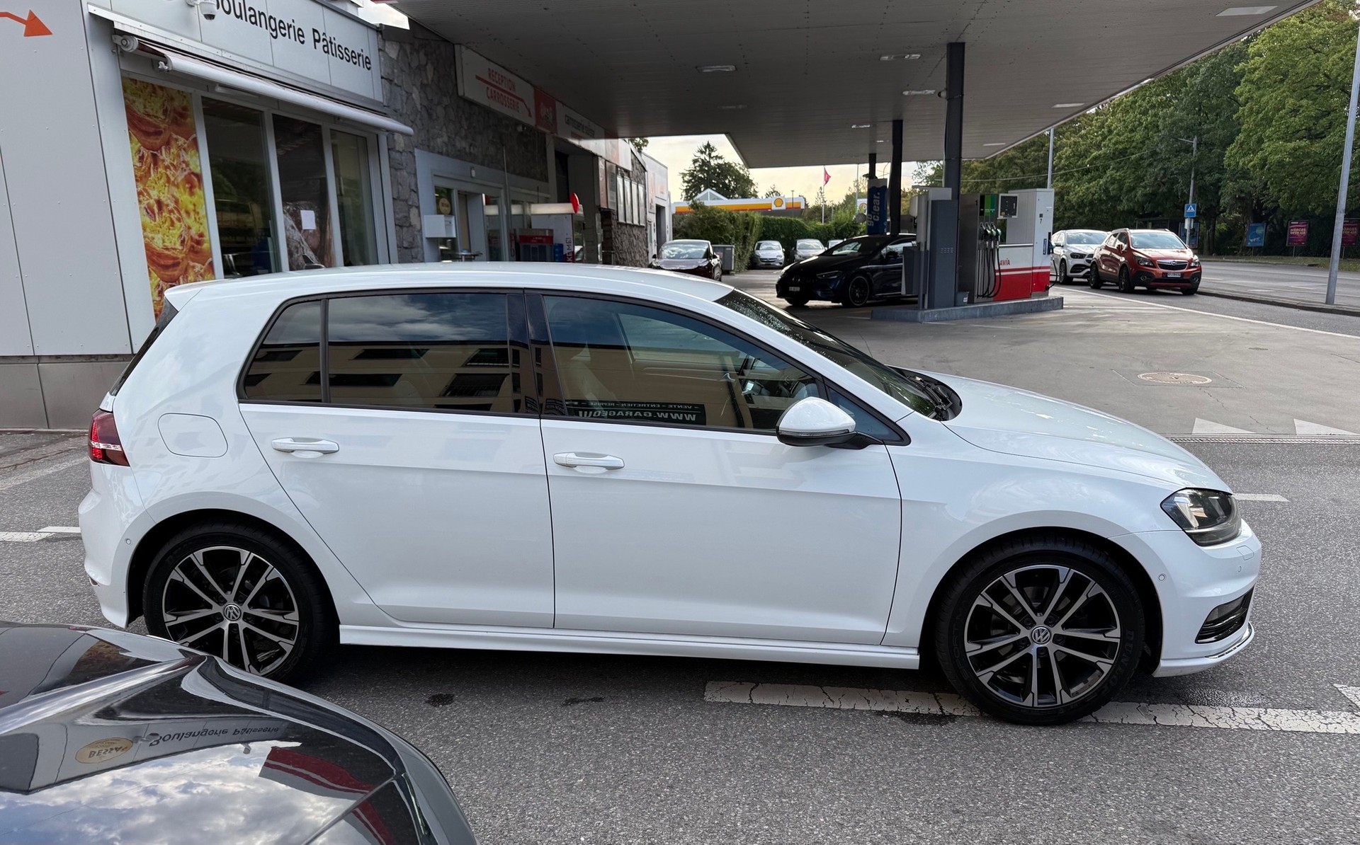 VW Golf 1.2 TSI Lounge R-Line DSG-showroom-element-3