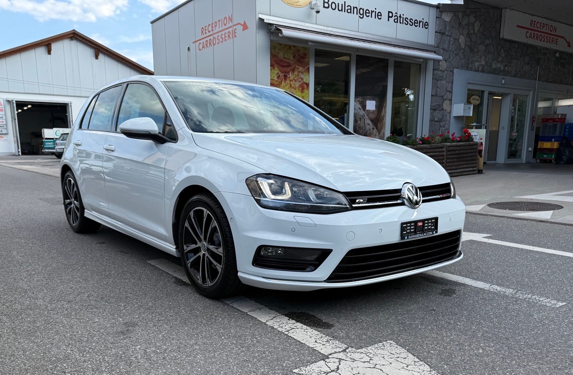 VW Golf 1.2 TSI Lounge R-Line DSG-showroom-element-2