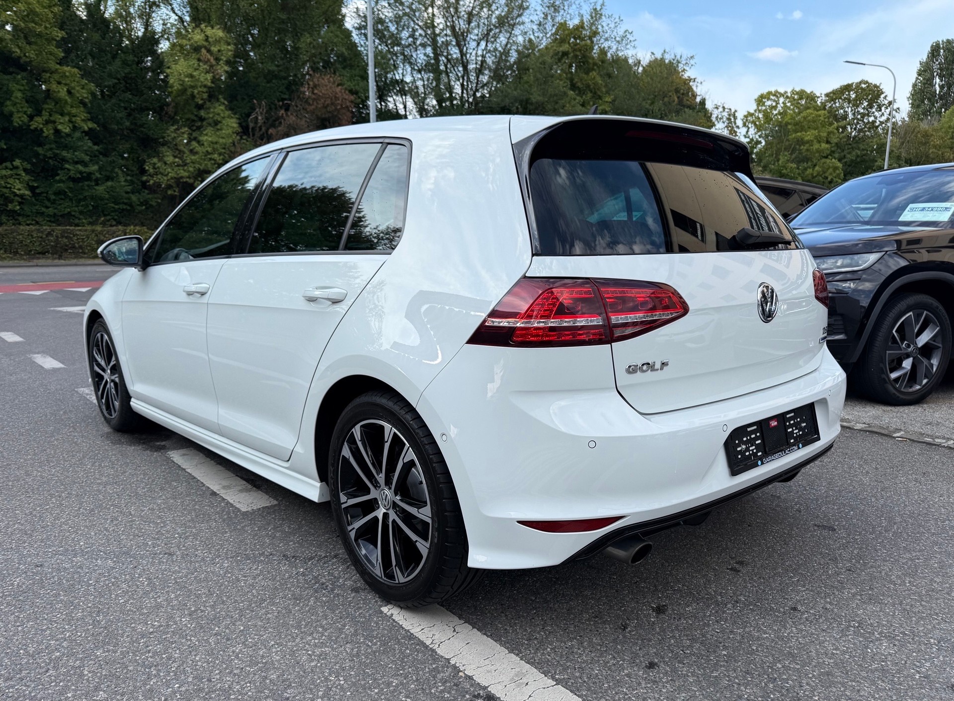 VW Golf 1.2 TSI Lounge R-Line DSG-image-6