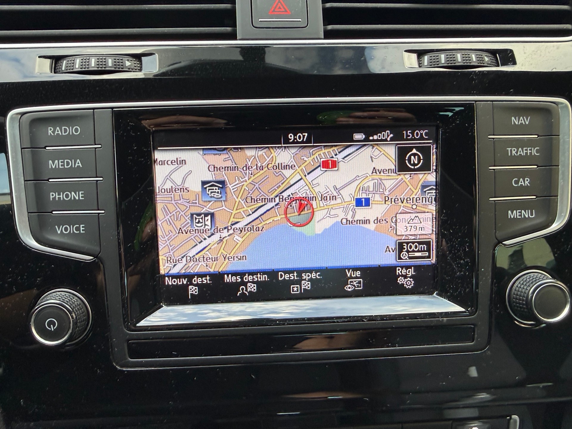 VW Golf 1.2 TSI Lounge R-Line DSG-image-19