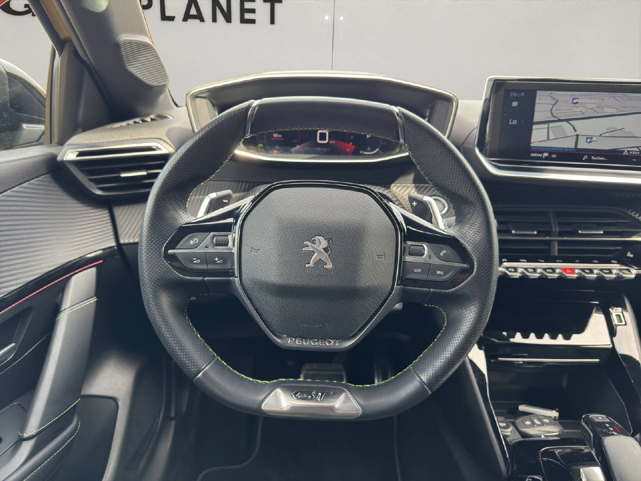 PEUGEOT 208 1.2 PureTech 130 GT Line-image-7