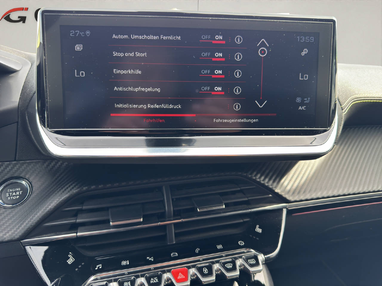 PEUGEOT 208 1.2 PureTech 130 GT Line-image-12