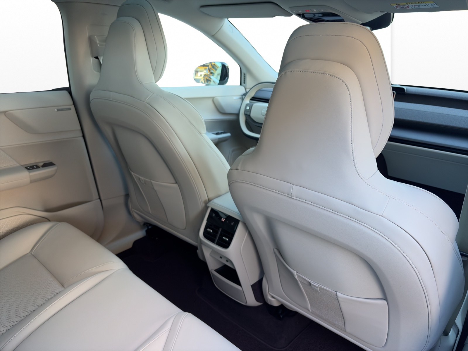 VOLVO EX60 Twin Ultra AWD-image-16