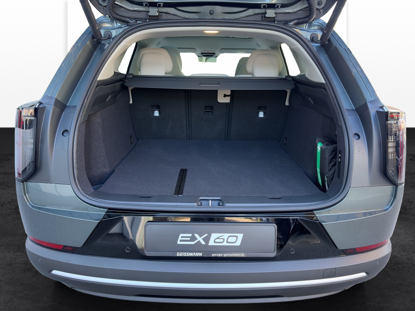 VOLVO EX60 Twin Ultra AWD-image-18