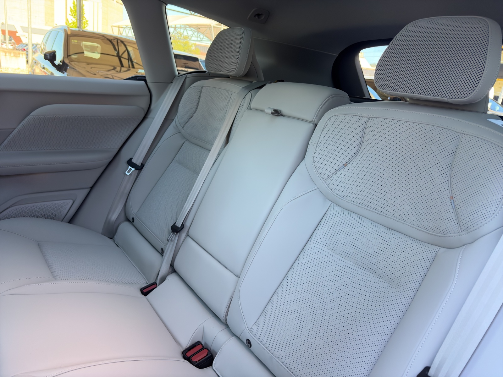 VOLVO EX60 Twin Ultra AWD-image-15