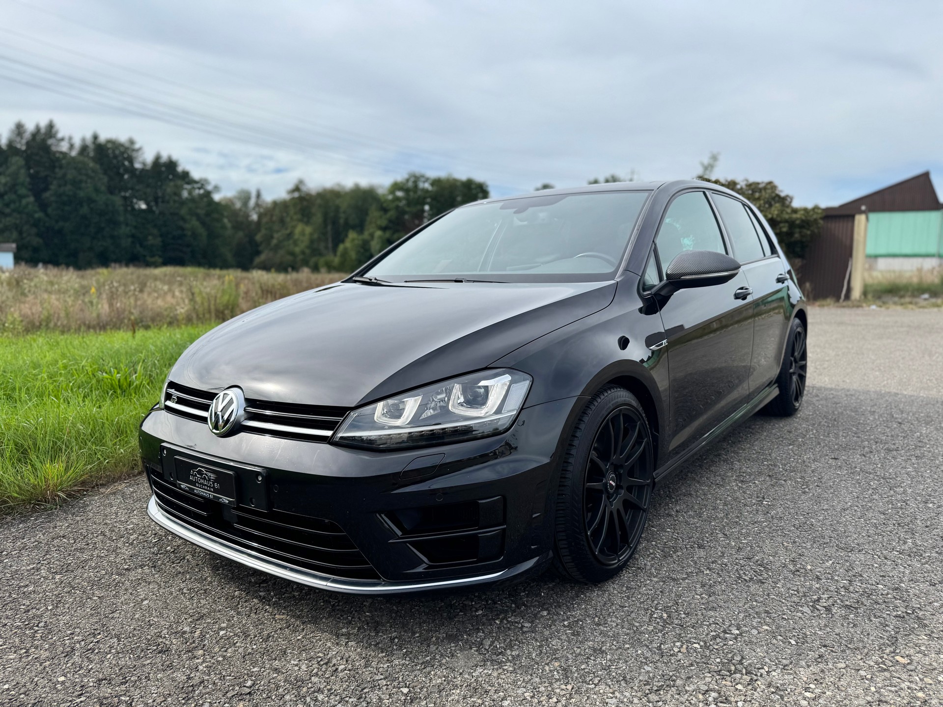 VW Golf 2.0 TSI R 4Motion DSG / ab MFK bei Verkauf-showroom-element-2