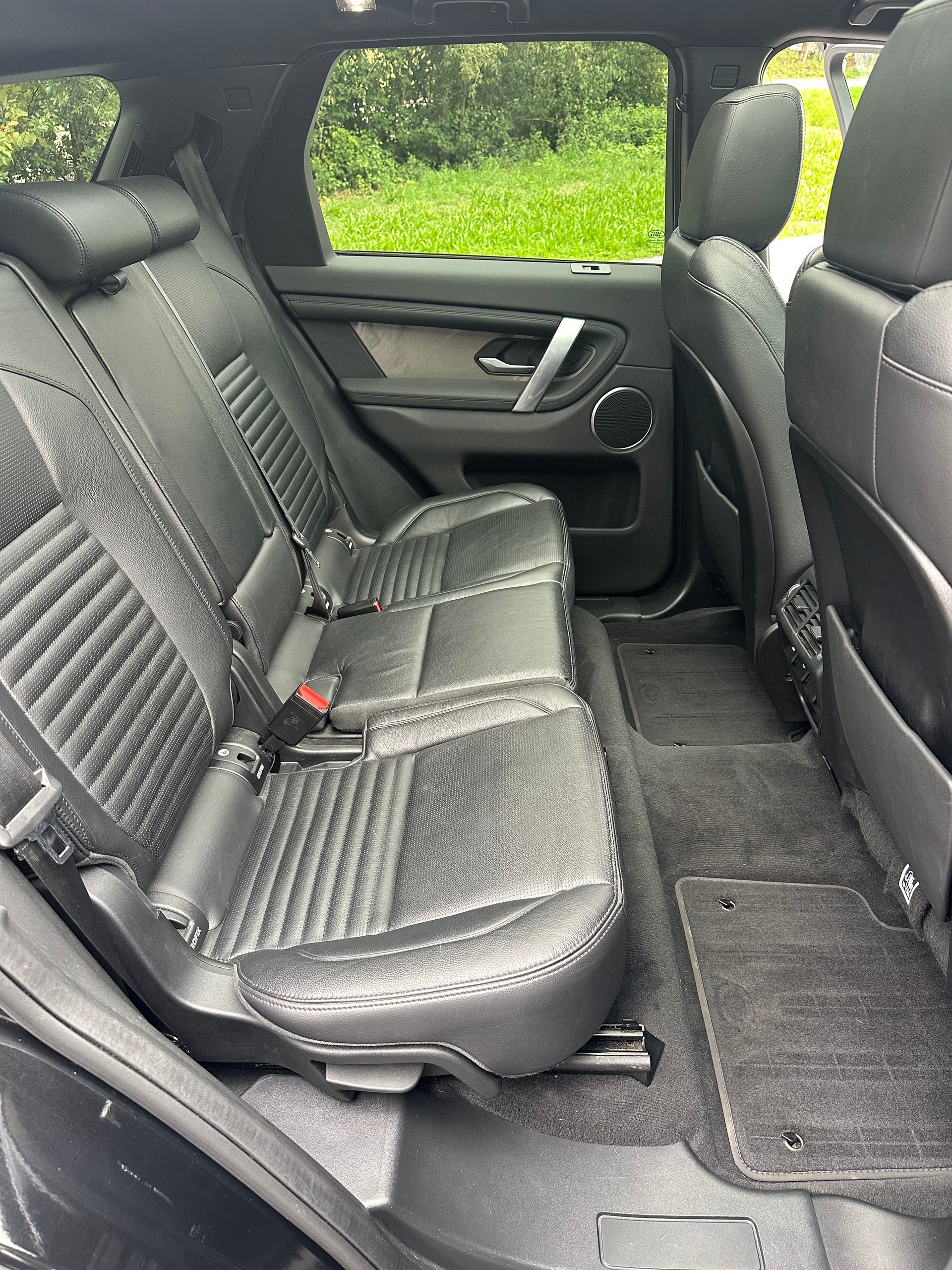 LAND ROVER DISCOVERY SPORT P250 SE-image-8