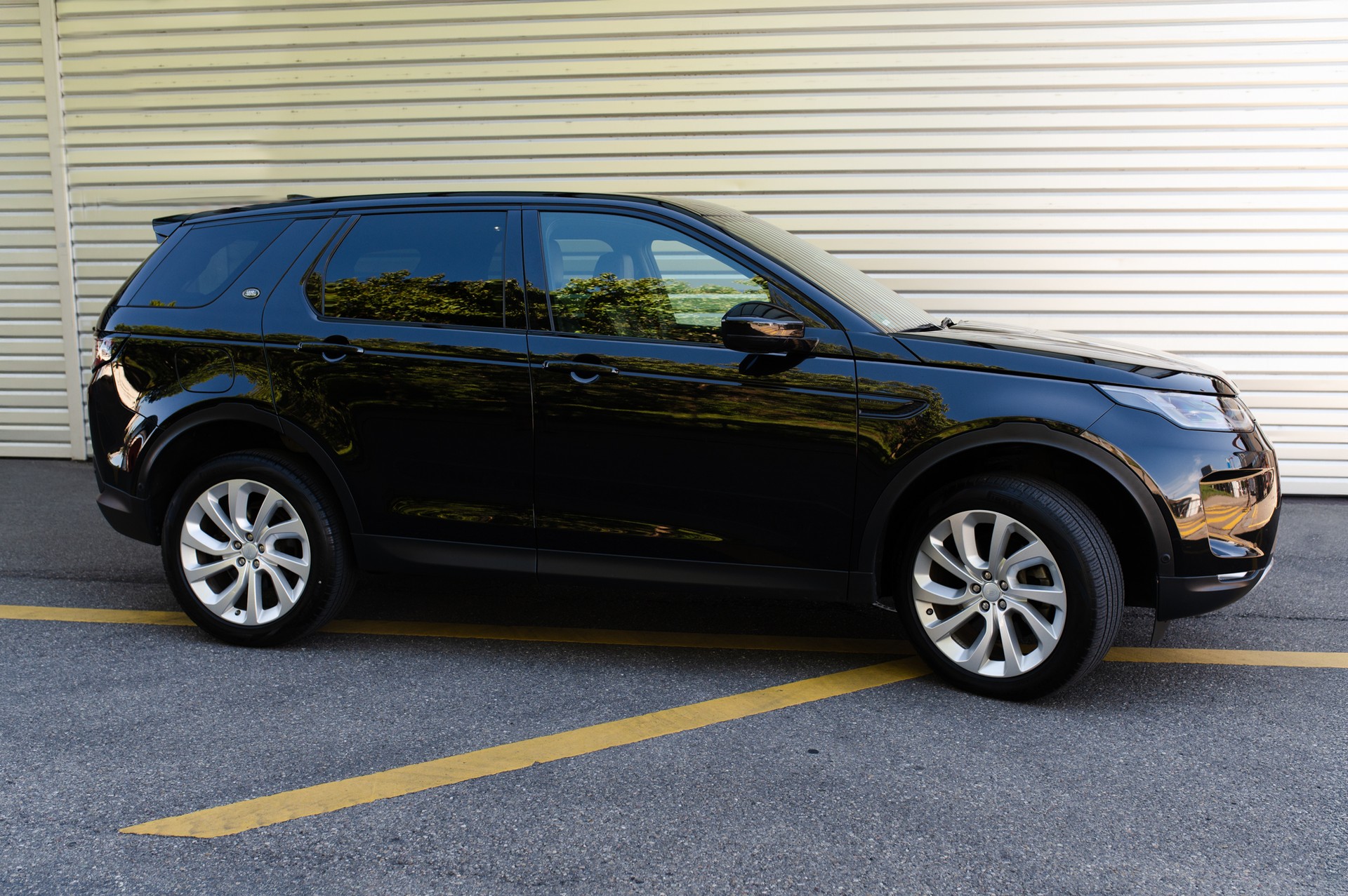 LAND ROVER DISCOVERY SPORT P250 SE-image-2