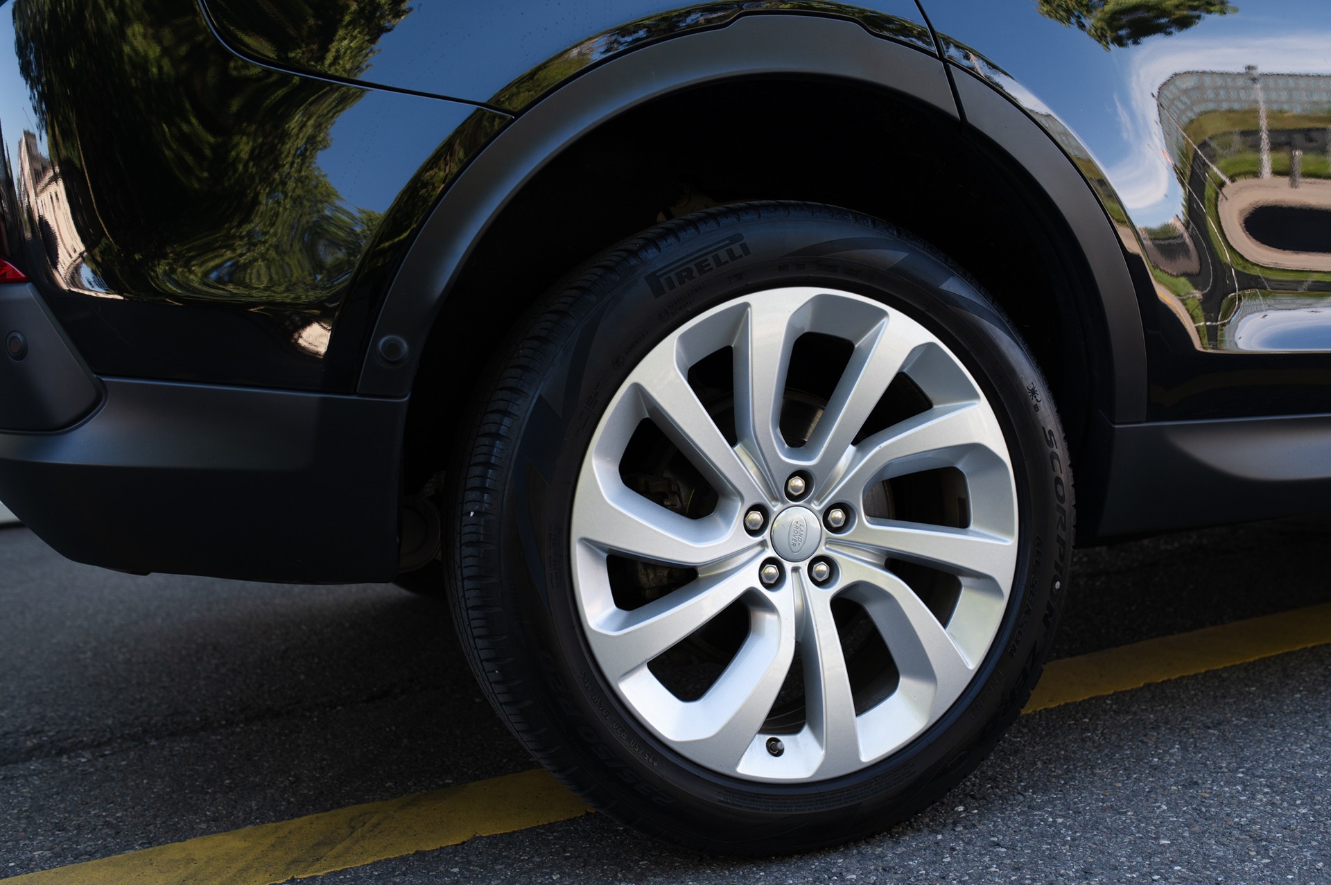 LAND ROVER DISCOVERY SPORT P250 SE-image-4