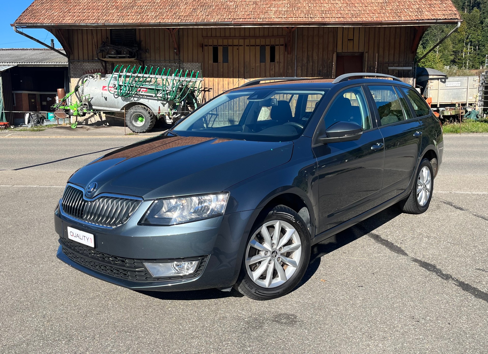SKODA Octavia Combi 1.8 TSI Ambition 4x4 DSG / Frisch ab MFK & Service / 8-fach bereift / Anhängerkupplung