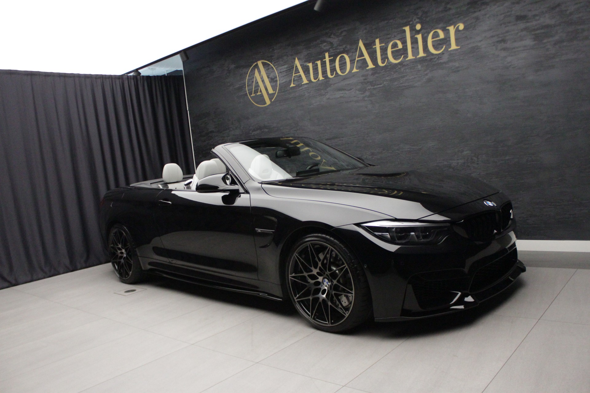 BMW M4 Cabriolet Drivelogic M Competition-showroom-element-2
