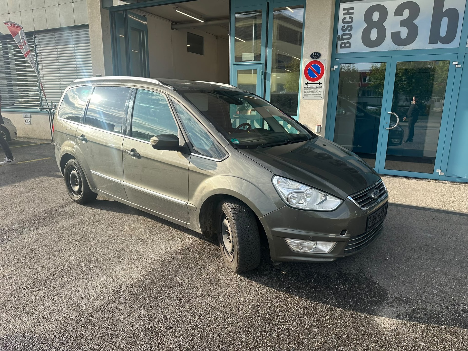 FORD Galaxy 2.2 TDCi Ghia-showroom-element-3