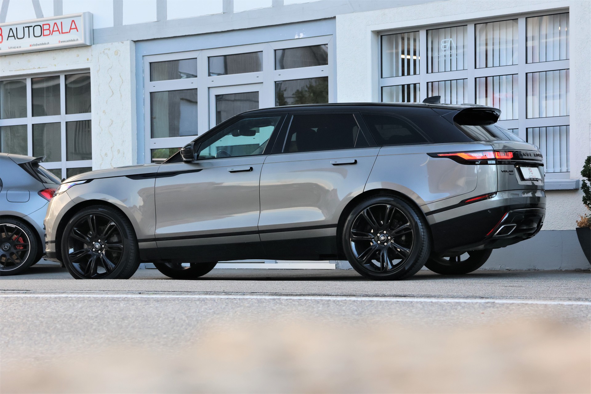 LAND ROVER Range Rover Velar R-Dynamic P 400 HSE Automatic (CH) + 2.5T AHK-showroom-element-3