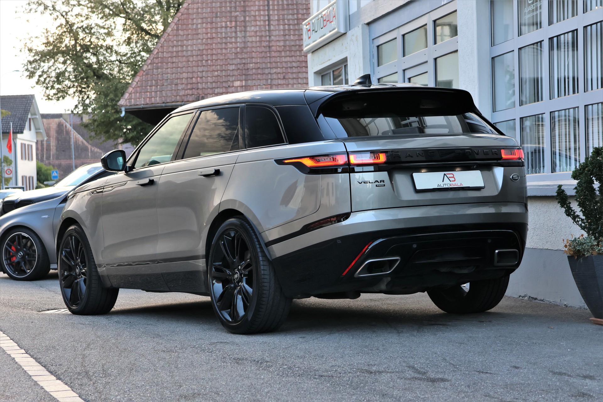 LAND ROVER Range Rover Velar R-Dynamic P 400 HSE Automatic (CH) + 2.5T AHK-showroom-element-2