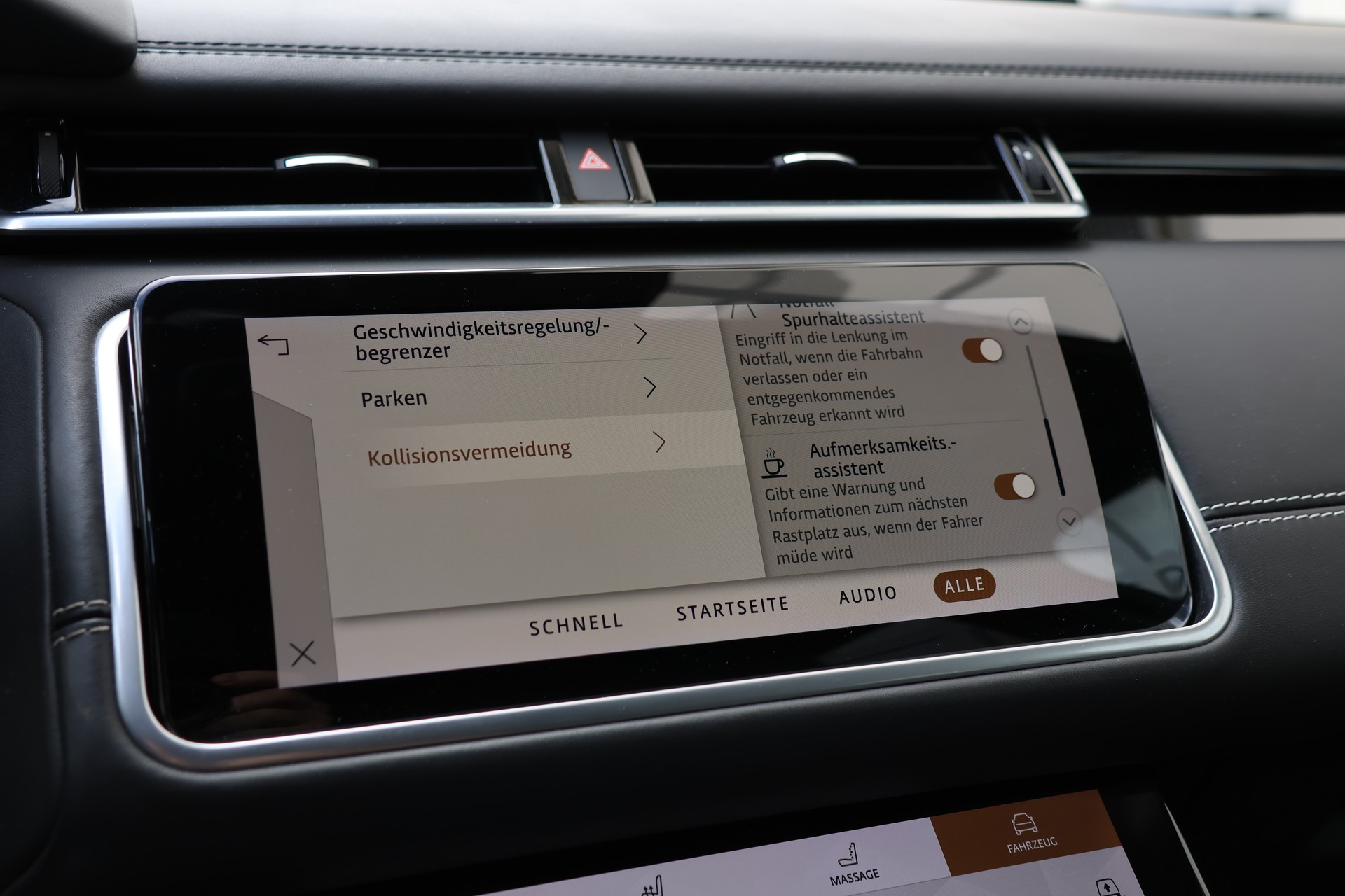 LAND ROVER Range Rover Velar R-Dynamic P 400 HSE Automatic (CH) + 2.5T AHK-image-28