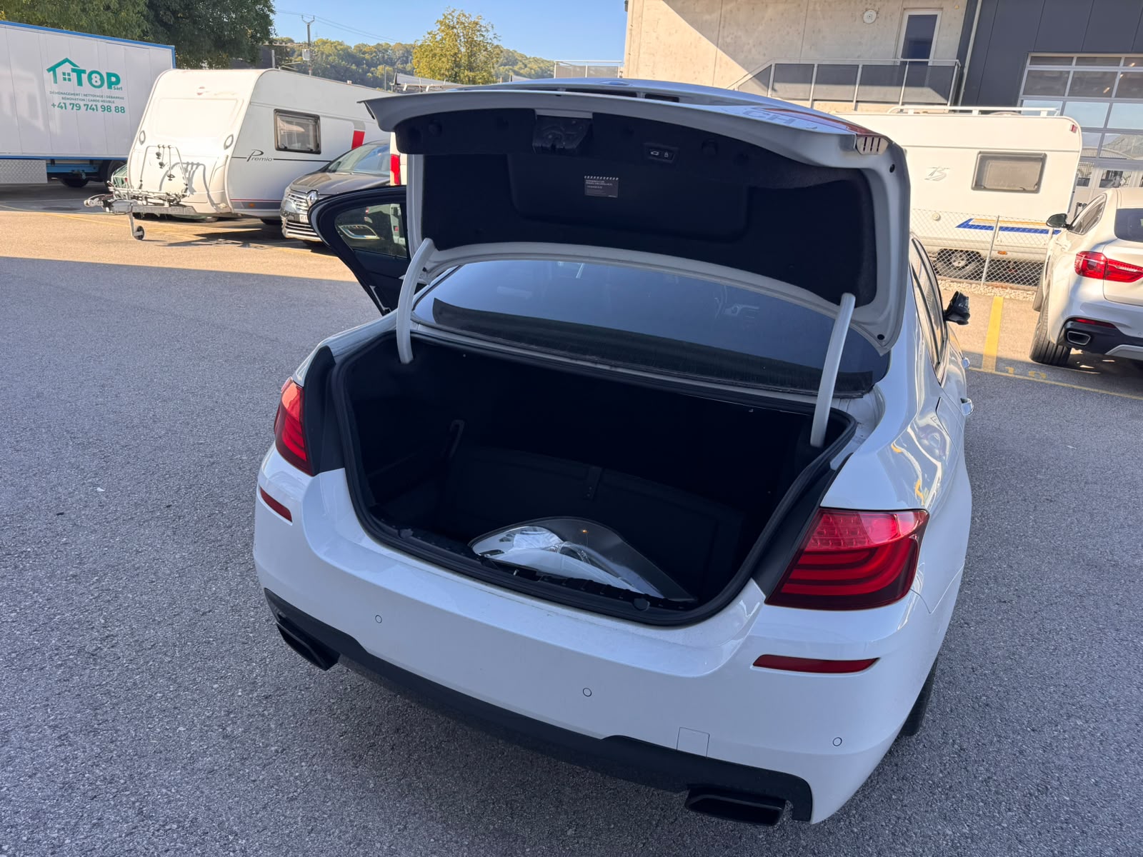 BMW M550d xDrive Steptronic-showroom-element-3