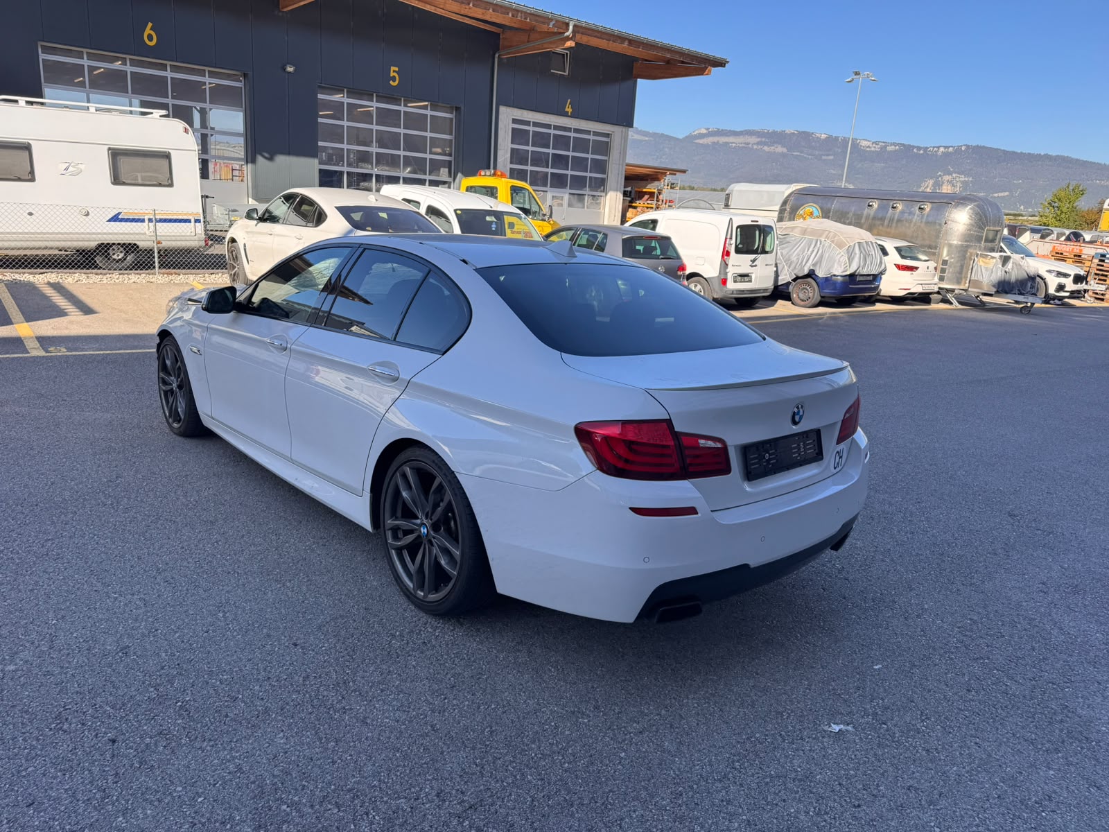 BMW M550d xDrive Steptronic-showroom-element-2