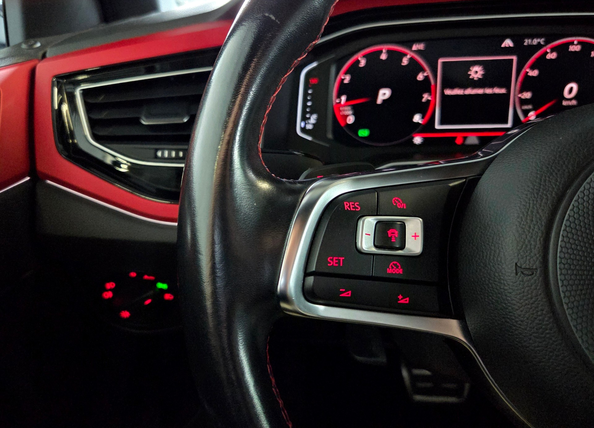 VW Polo 2.0 TSI GTI DSG-image-11